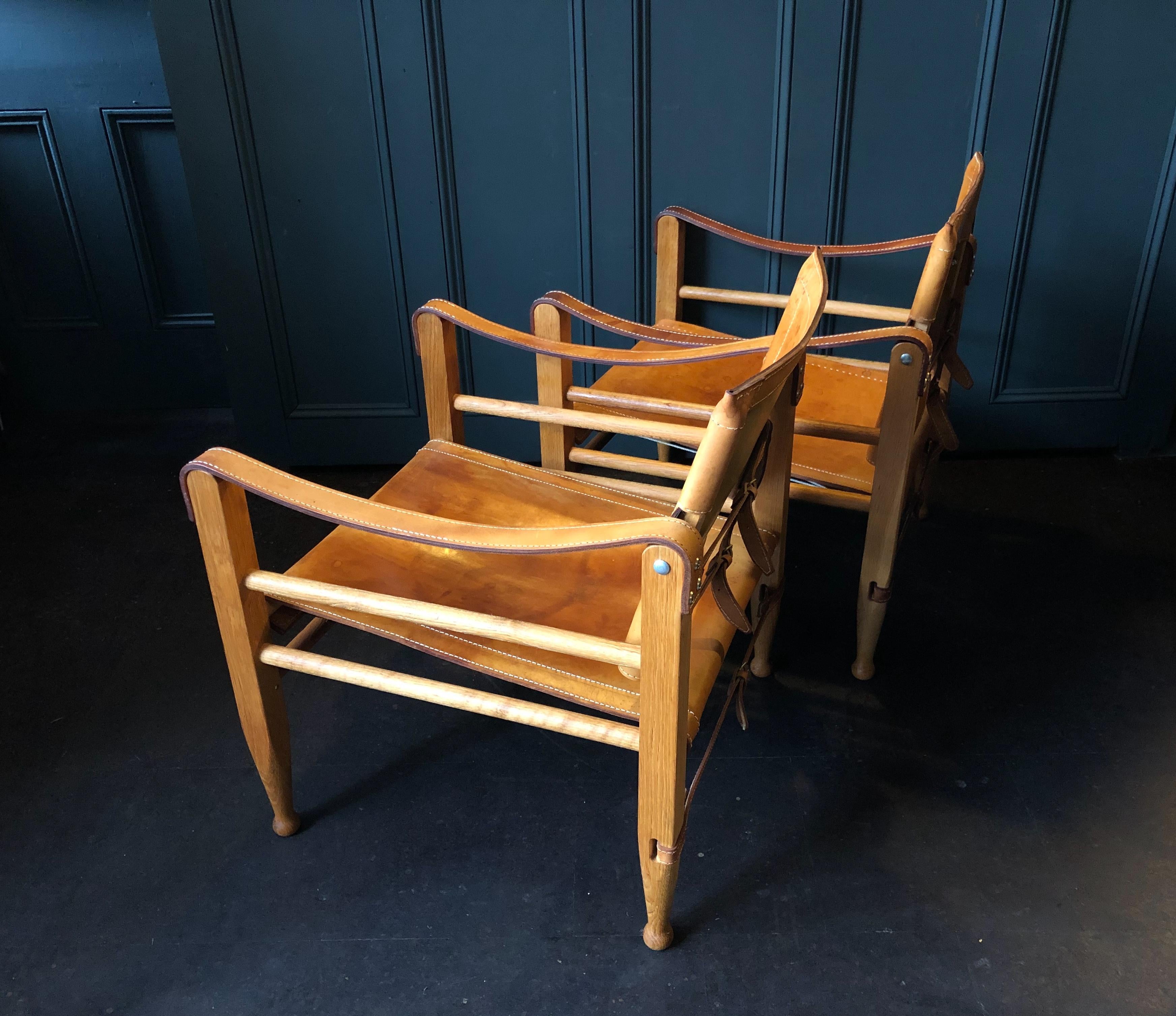 Leather Pair of Safari Chairs and Table, Aage Bruun & Son, Børge Mogensen