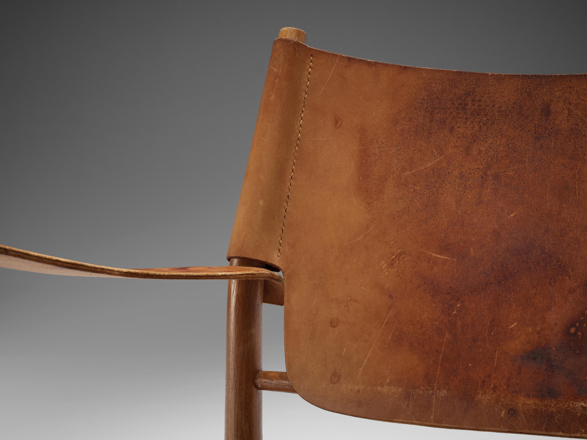 Scandinavian Modern Pair of Safari Chairs in Cognac Leather and Oak  For Sale