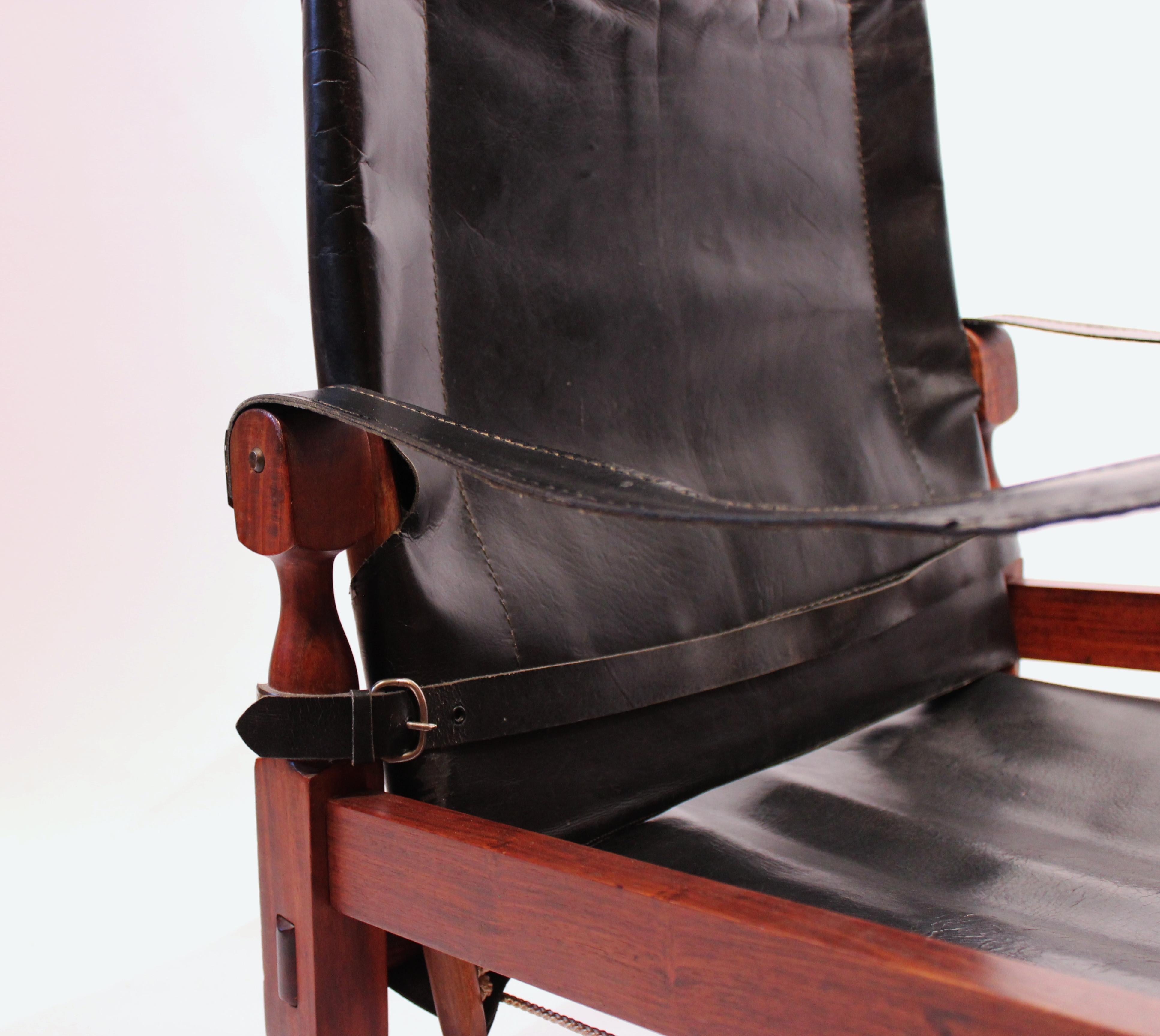 Pair of Safari Chairs in Walnut and Black Patineret Leather, 1960s 5