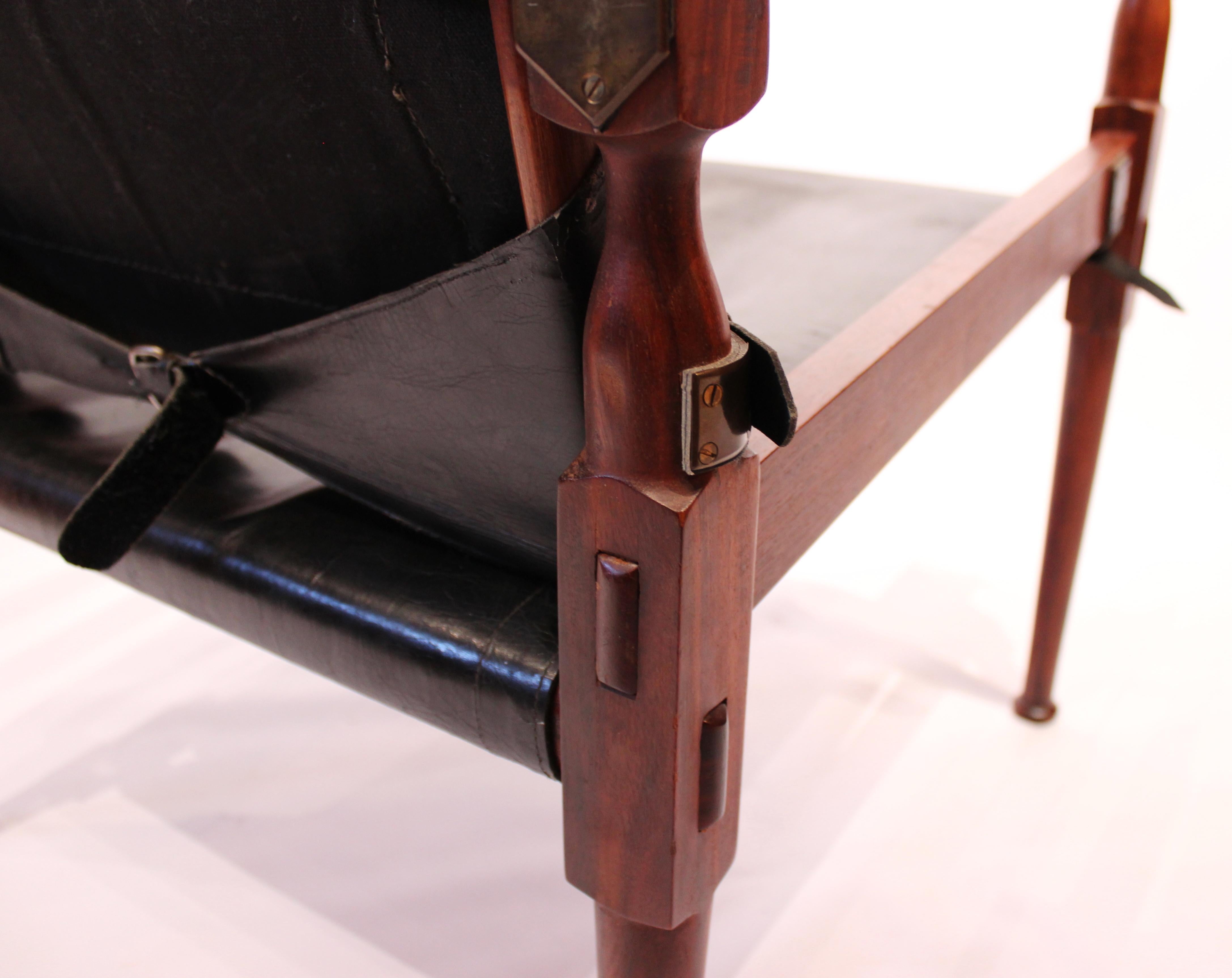 Pair of Safari Chairs in Walnut and Black Patineret Leather, 1960s 7