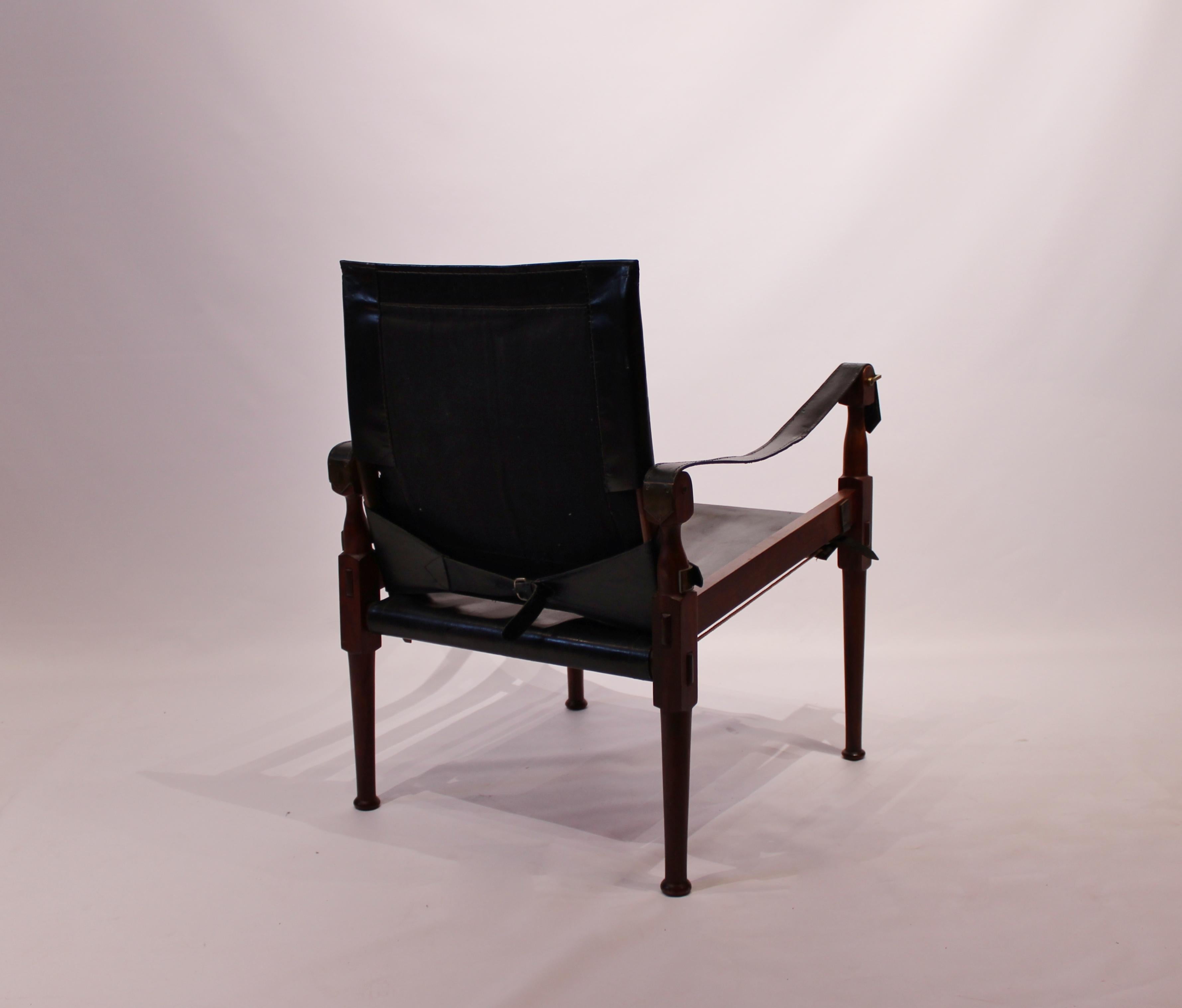 Pair of Safari Chairs in Walnut and Black Patineret Leather, 1960s In Good Condition In Lejre, DK