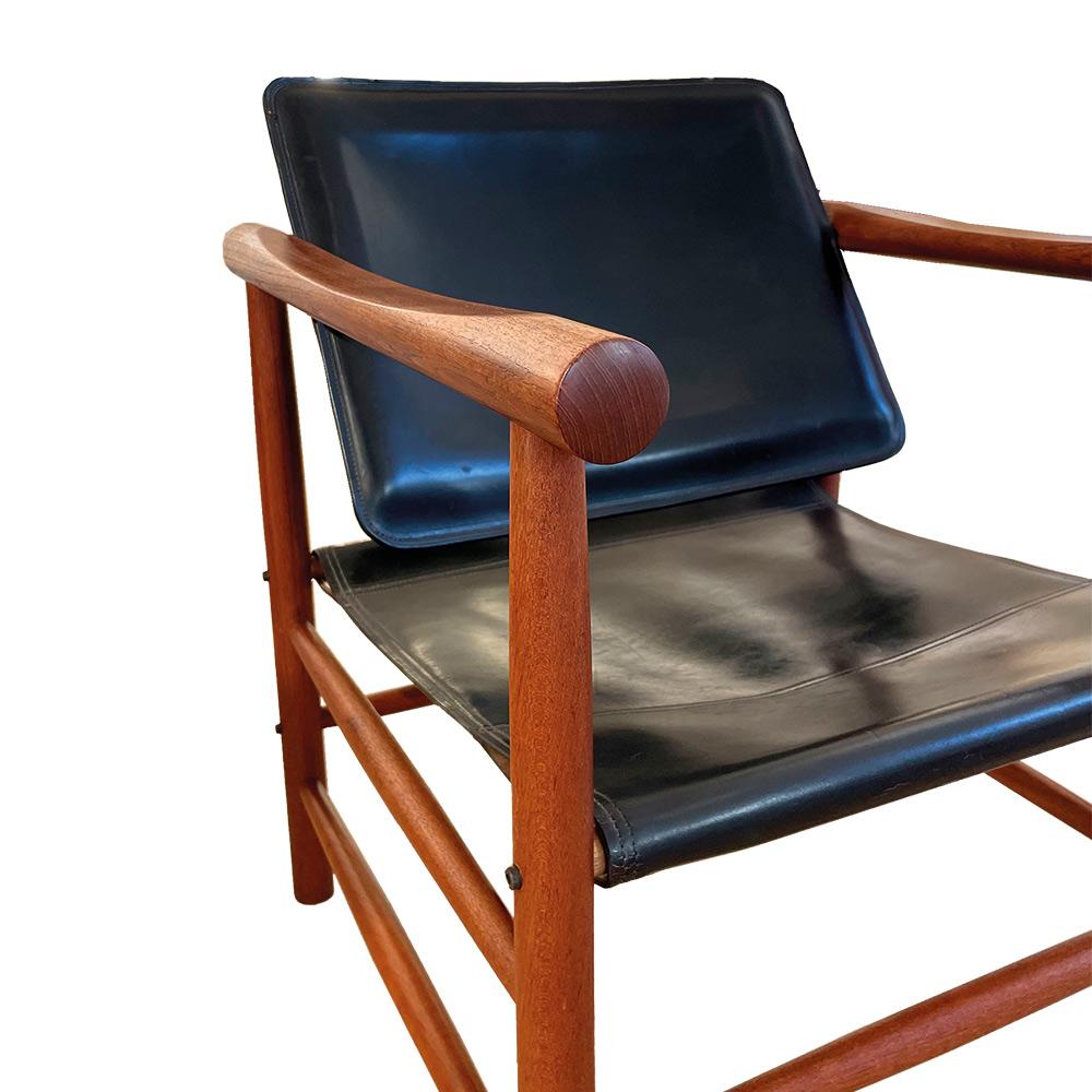Mid-Century Modern Pair of Safari lounge chairs by Kai Lyngfeldt Larsen For Sale