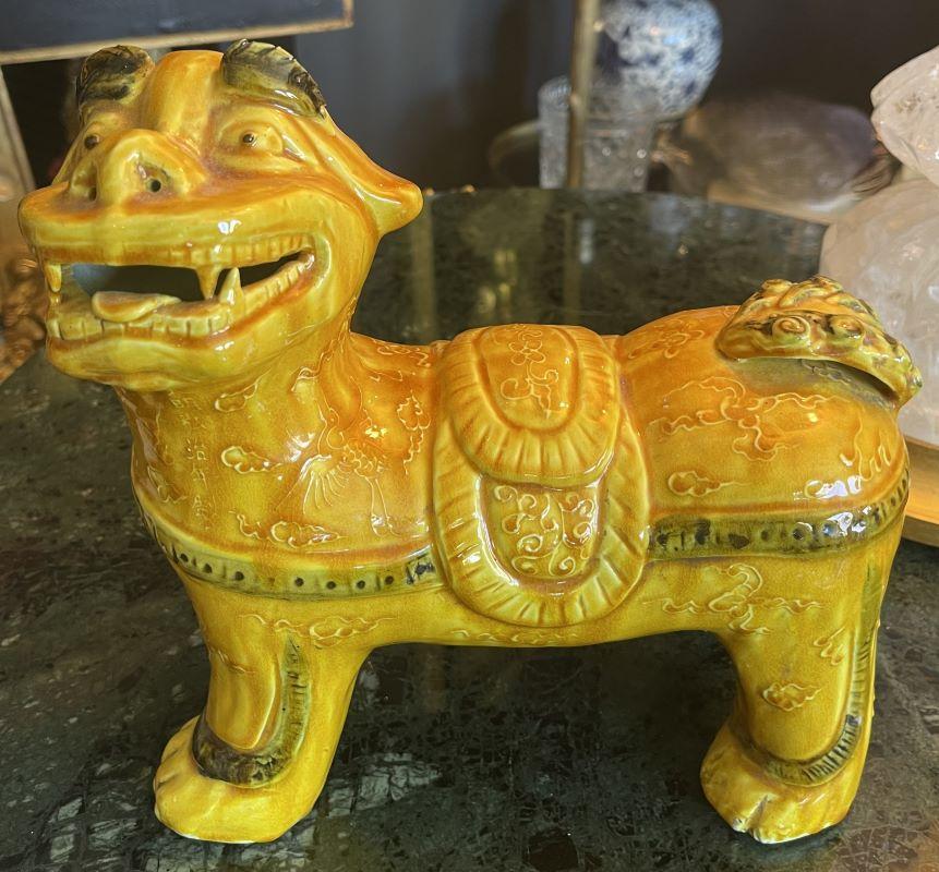 Pareja de Foo Dogs Esmaltados en Azafrán y Verde Glaseado en venta
