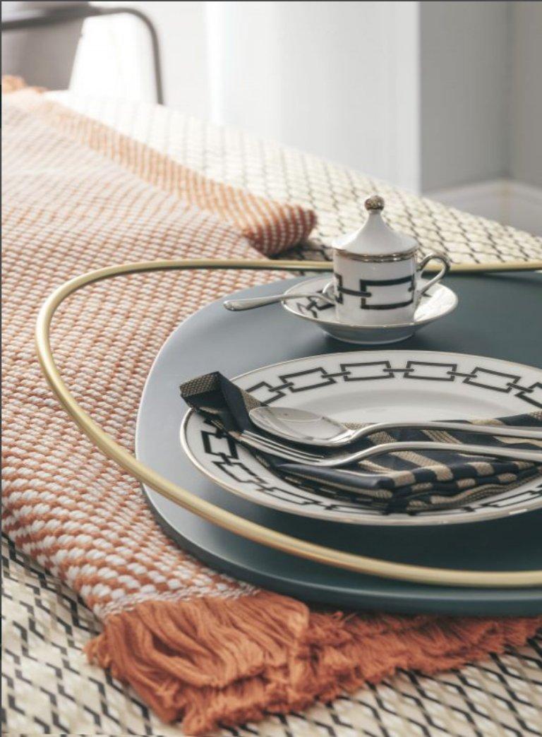 Paire de plateaux Touché D en vert Sage par Mason Editions Neuf - En vente à Geneve, CH