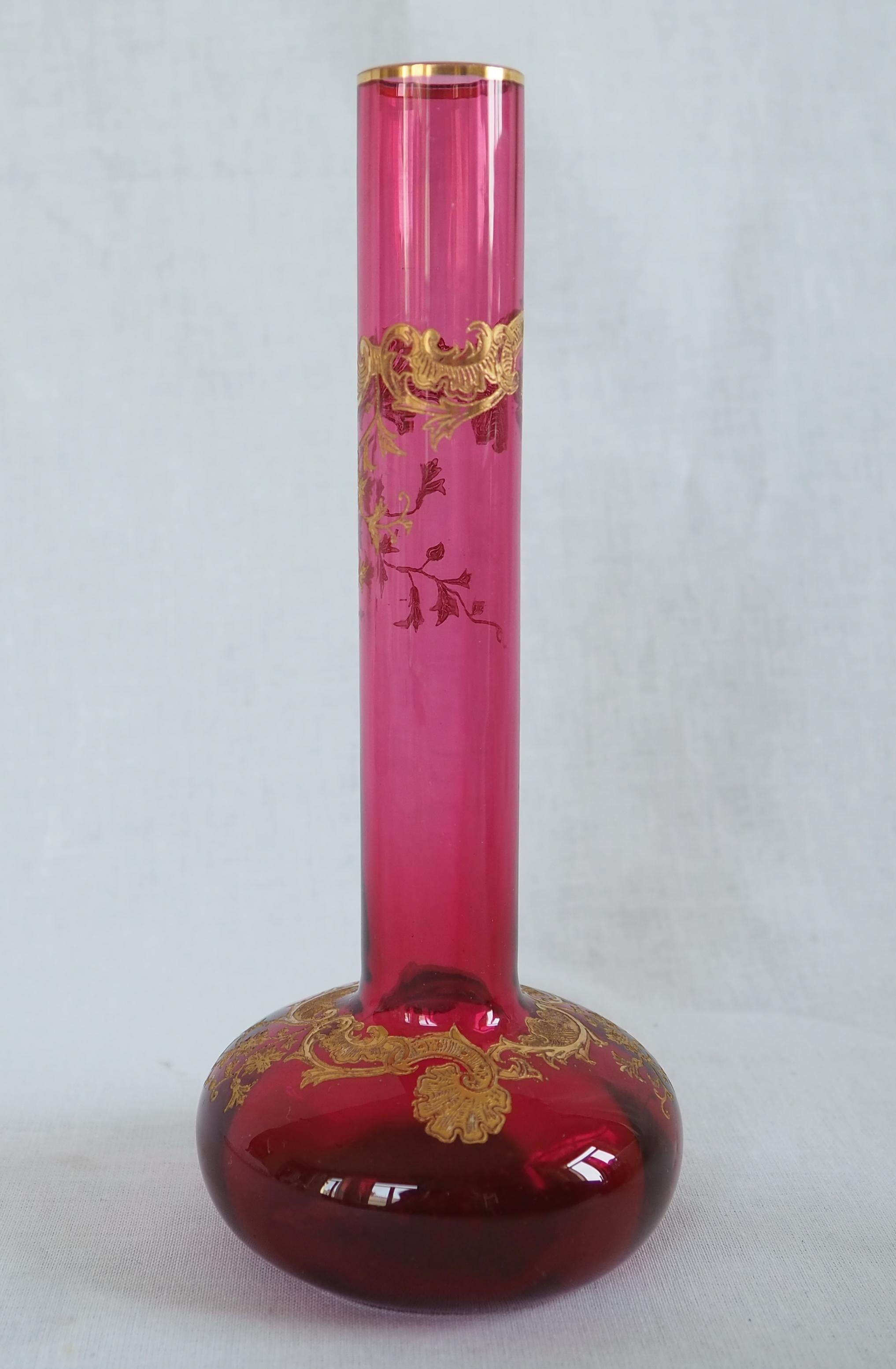 Pair of Saint Louis crystal vases, Massenet gold model In Good Condition For Sale In GRENOBLE, FR