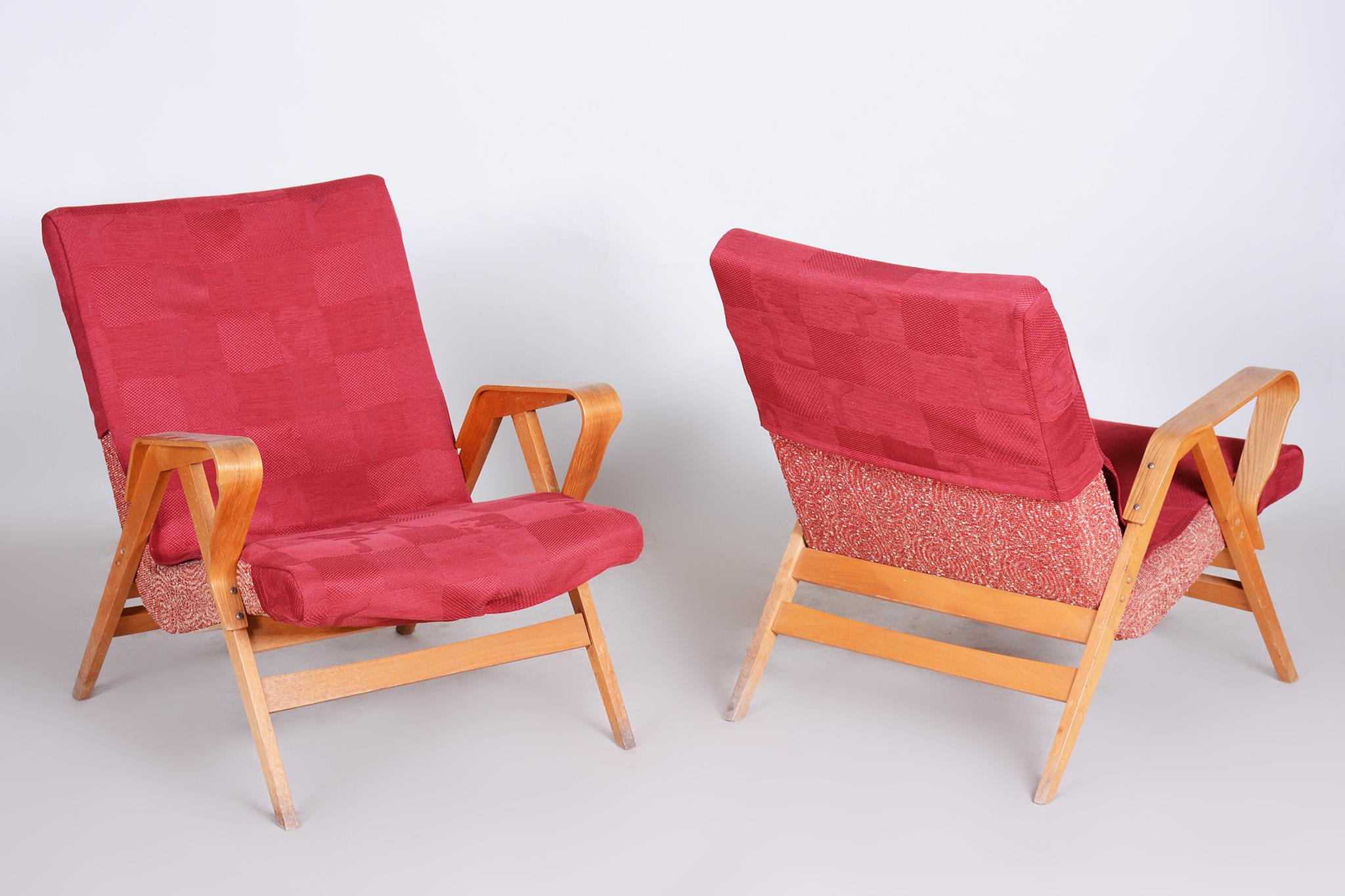 Pair of Salmon Midcentury Armchairs, Made by Tatra Pravenec, 1950s Czechia For Sale 8