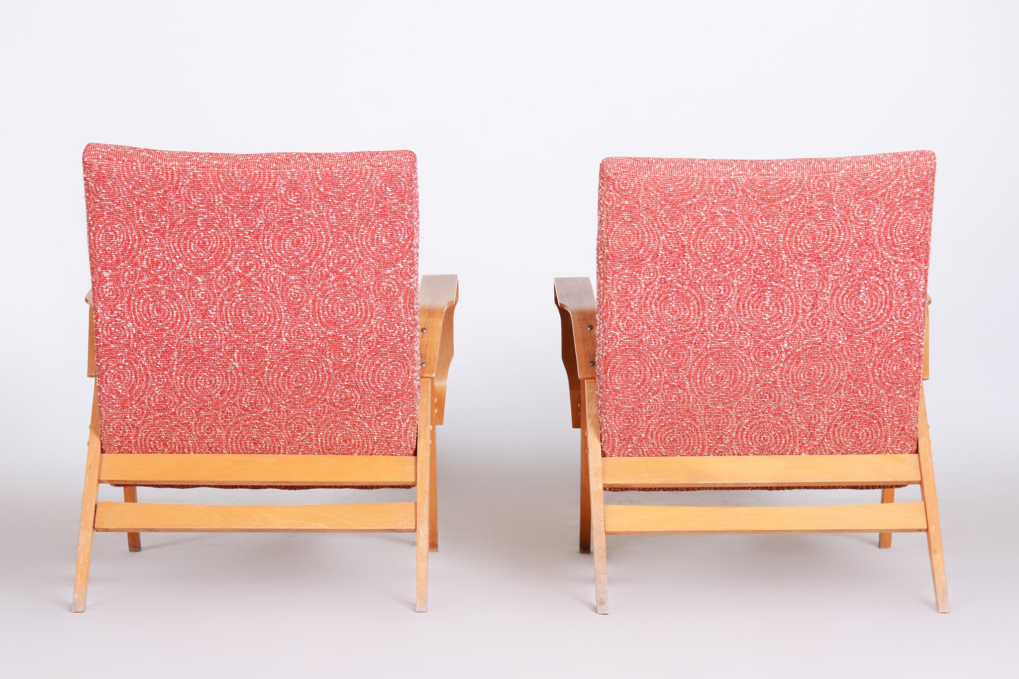 Pair of Salmon Midcentury Armchairs, Made by Tatra Pravenec, 1950s Czechia For Sale 1