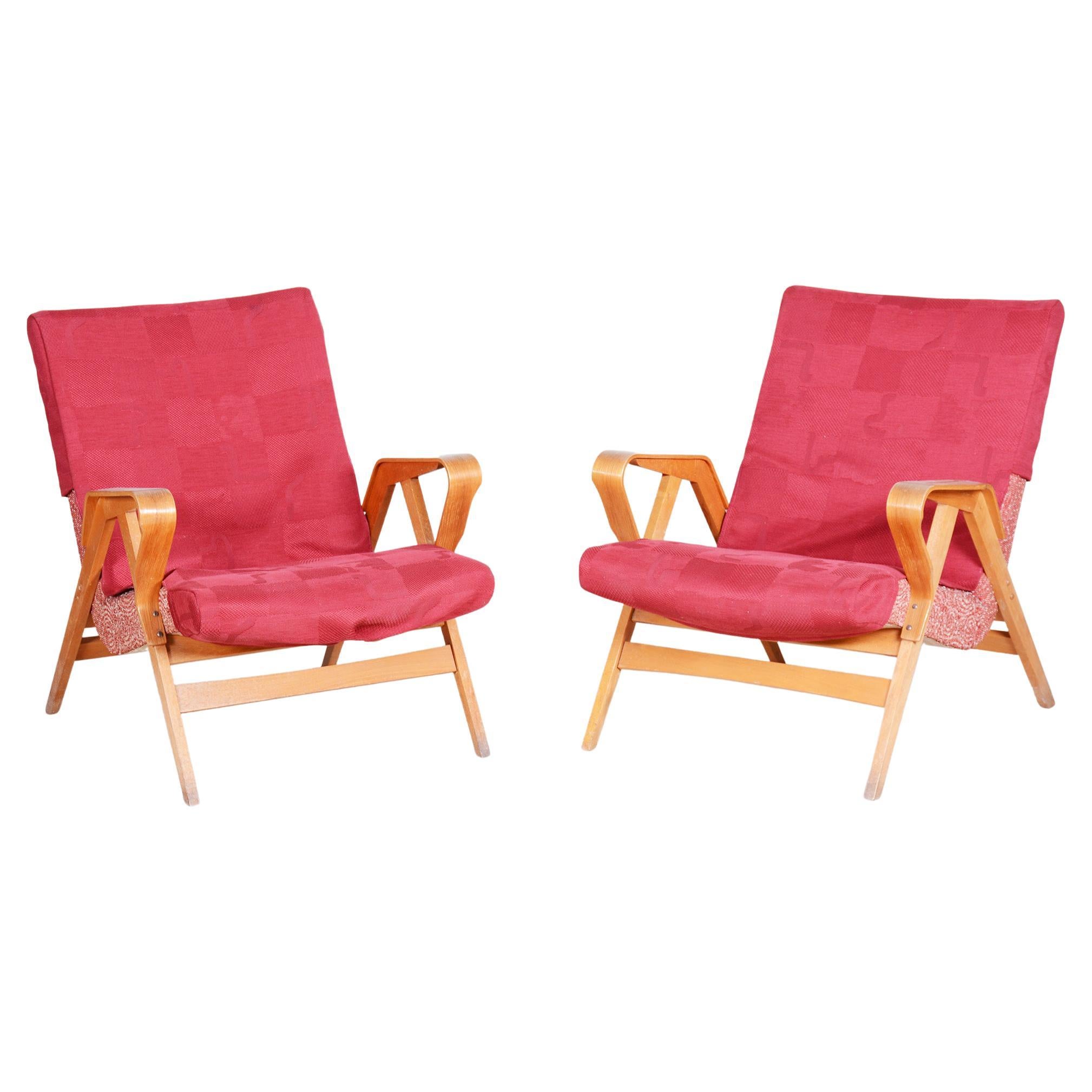 Paar lachsfarbene Sessel aus der Mitte des Jahrhunderts, hergestellt von Tatra Pravenec, Tschechien, 1950er Jahre