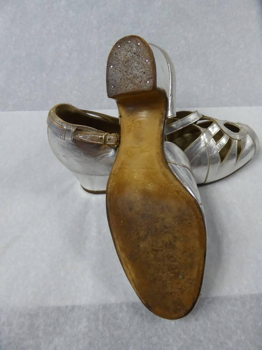 Pair of Salomé Shoes in silver leather - France Circa 1930/1940 1