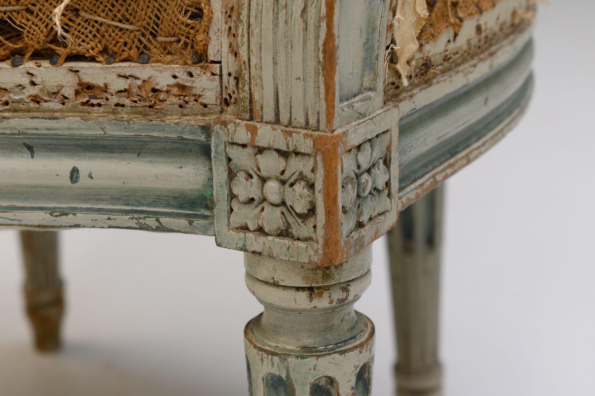 Paire de fauteuils de salon en vente 1