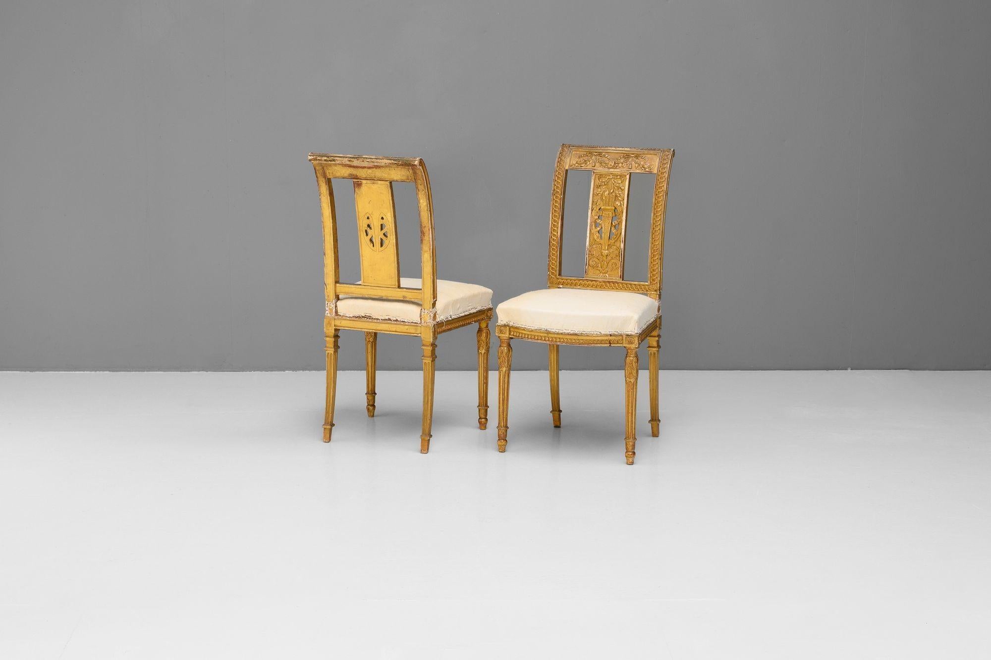 Paire de fauteuils de salon français décoratifs et dorés. Circa 1900
H 86cm (SH 45cm) x L 43cm x P 48cm