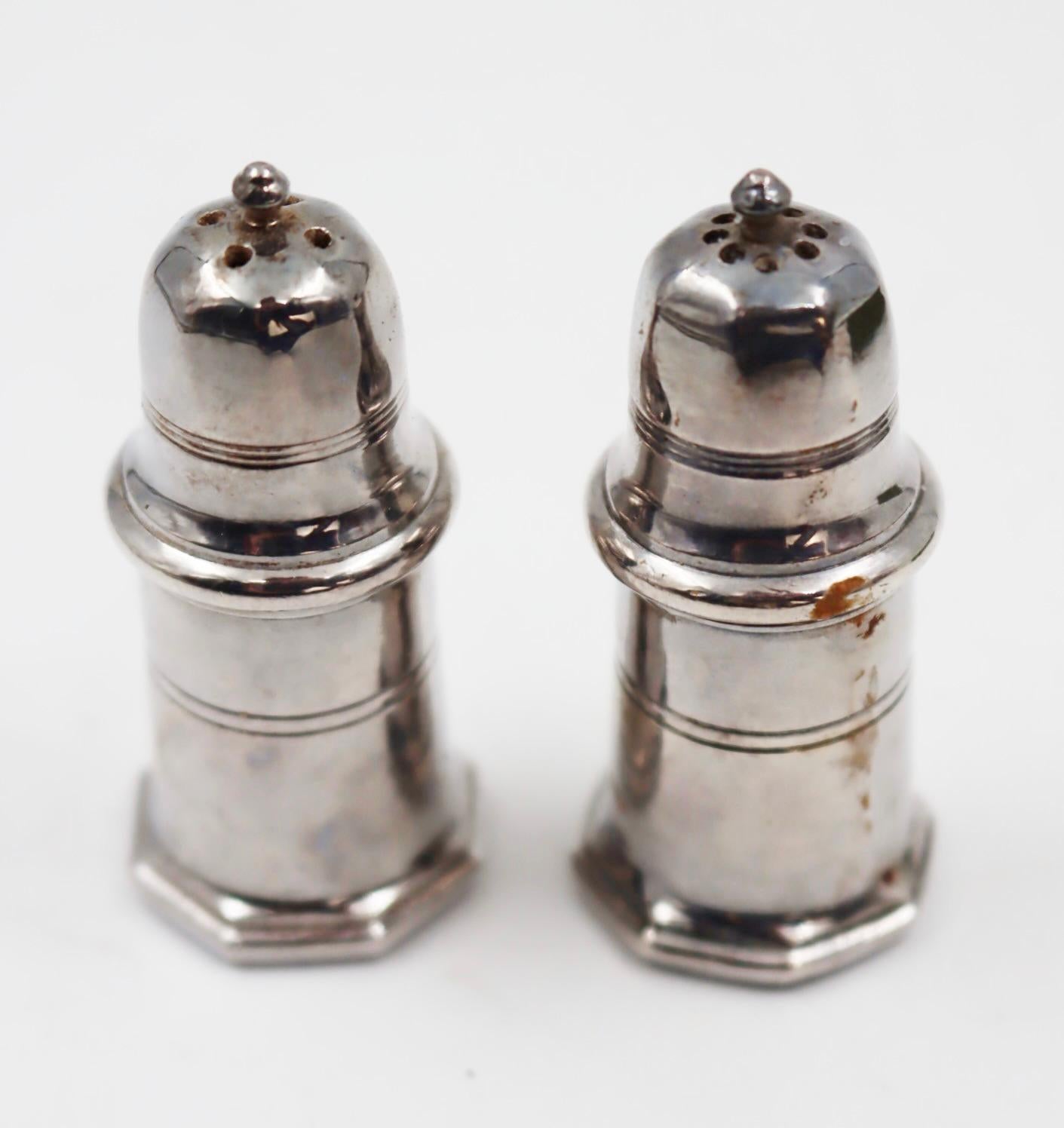 Silvered Pair of Saltcellar and Pepperpot, Christofle house, 20th Century For Sale