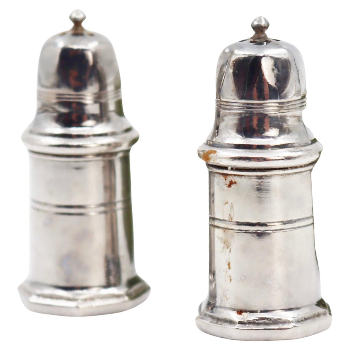 Pair of Saltcellar and Pepperpot, Christofle house, 20th Century For Sale