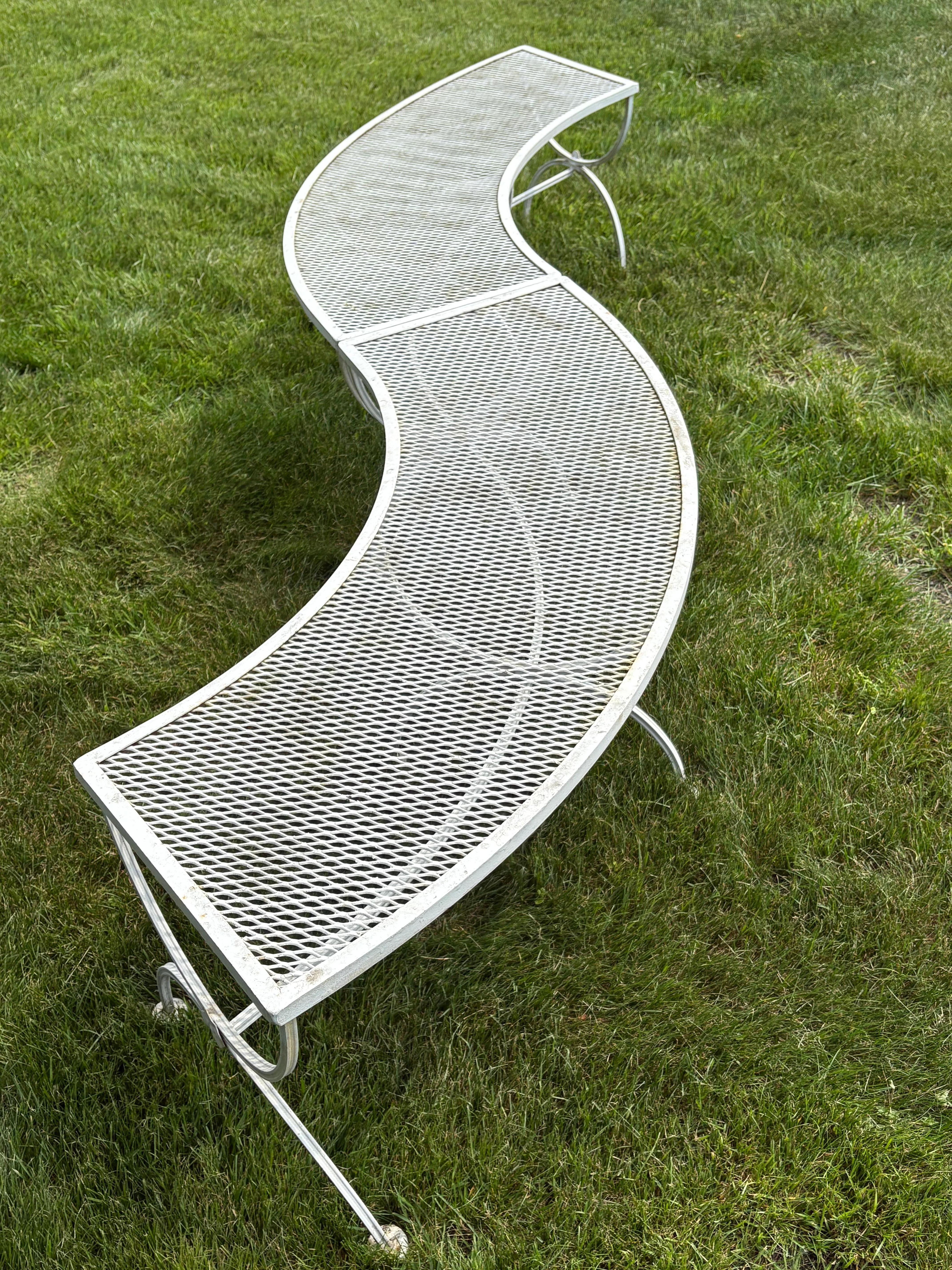 Coppia di panchine da giardino per esterni in ferro battuto e rete di Salterini in vendita 2