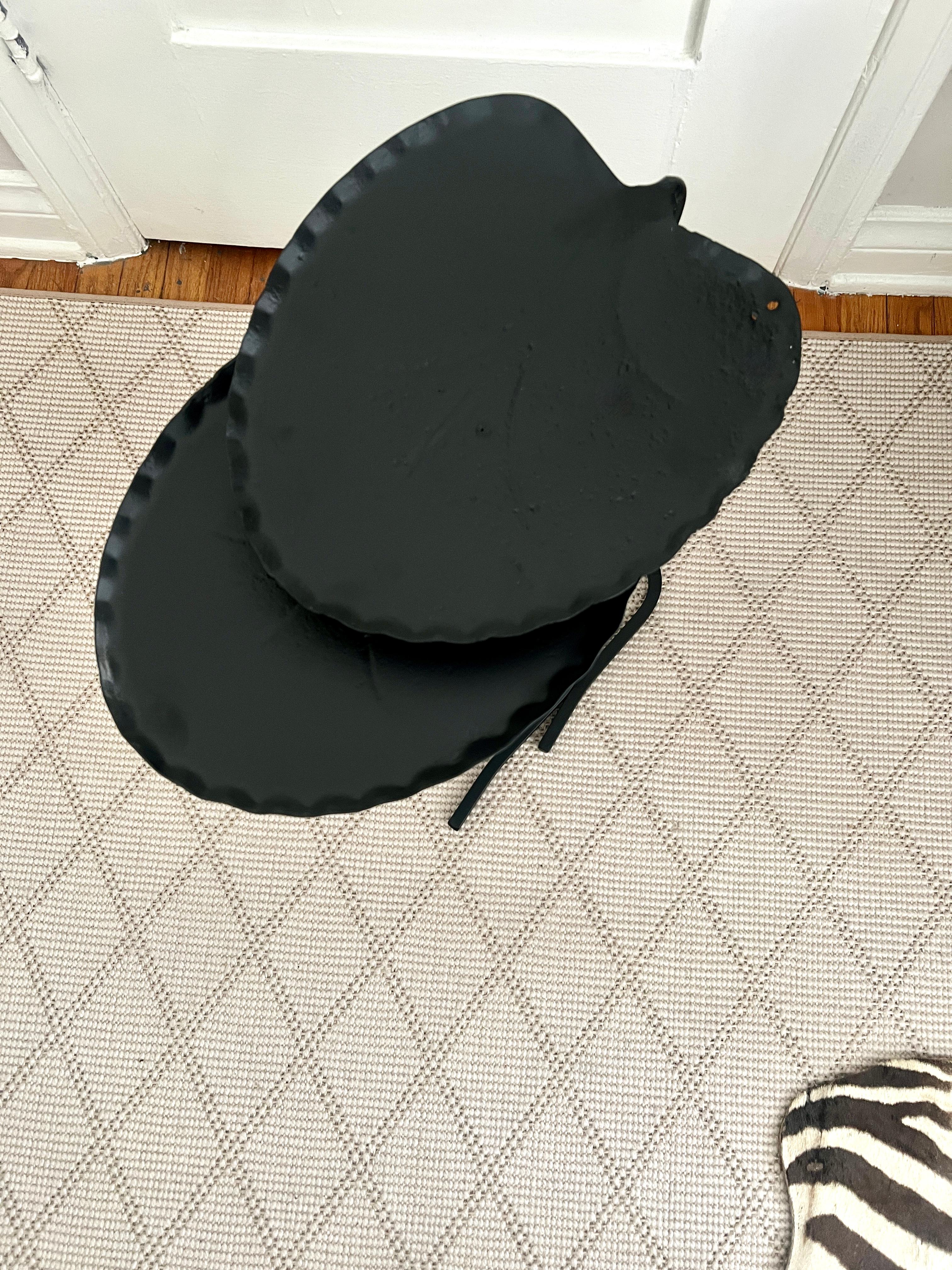 Pair of Salterini Lily Nesting table in Black Designed by Maurizio Tempestini In Good Condition In Los Angeles, CA