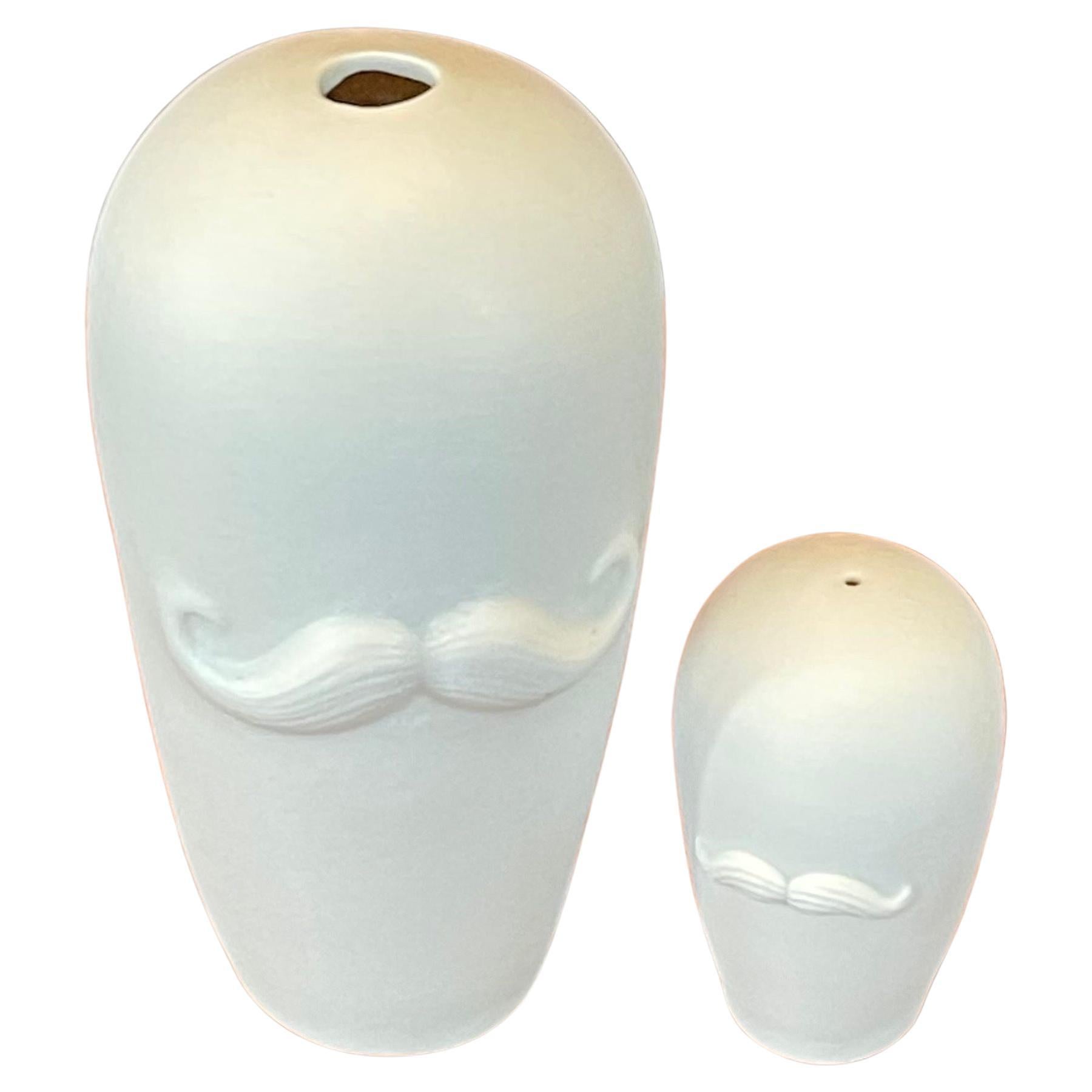 Pareja de jarrones "Salvador"" de Jonathan Adler