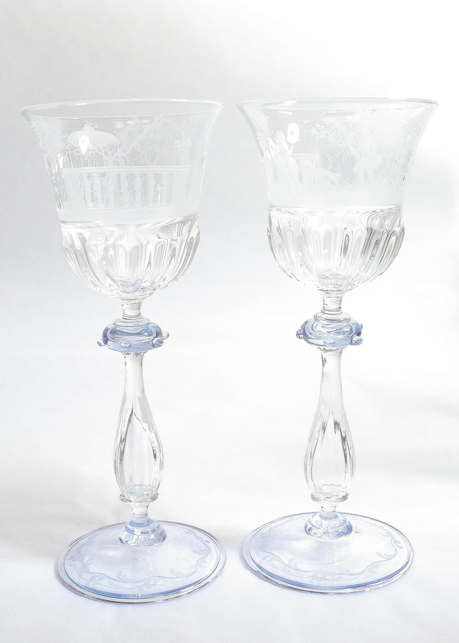 Paar Salviati gravierte venezianische / Murano Glas Weinpokale oder Stiele (Italienisch) im Angebot