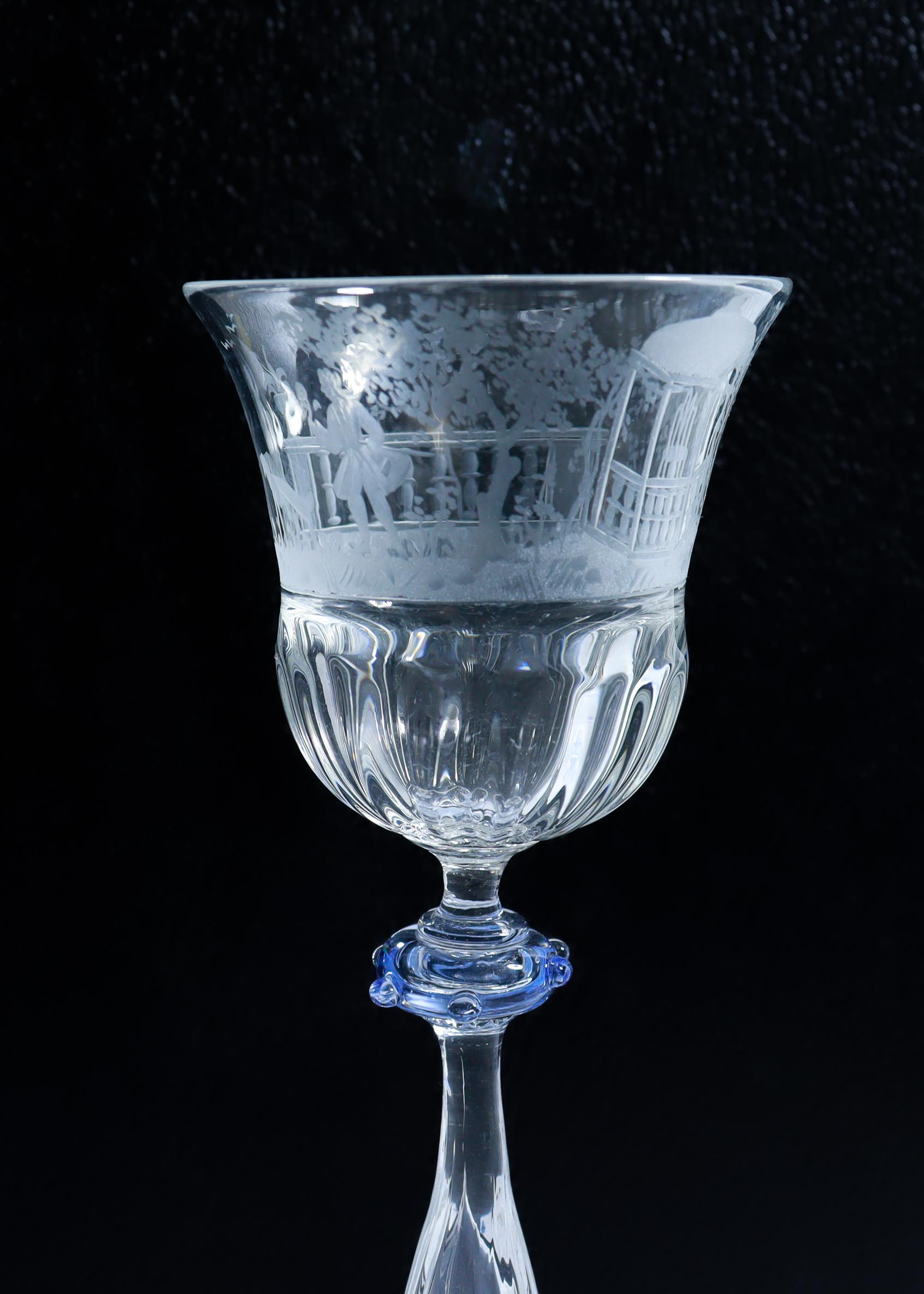 Paar Salviati gravierte venezianische / Murano Glas Weinpokale oder Stiele im Angebot 2