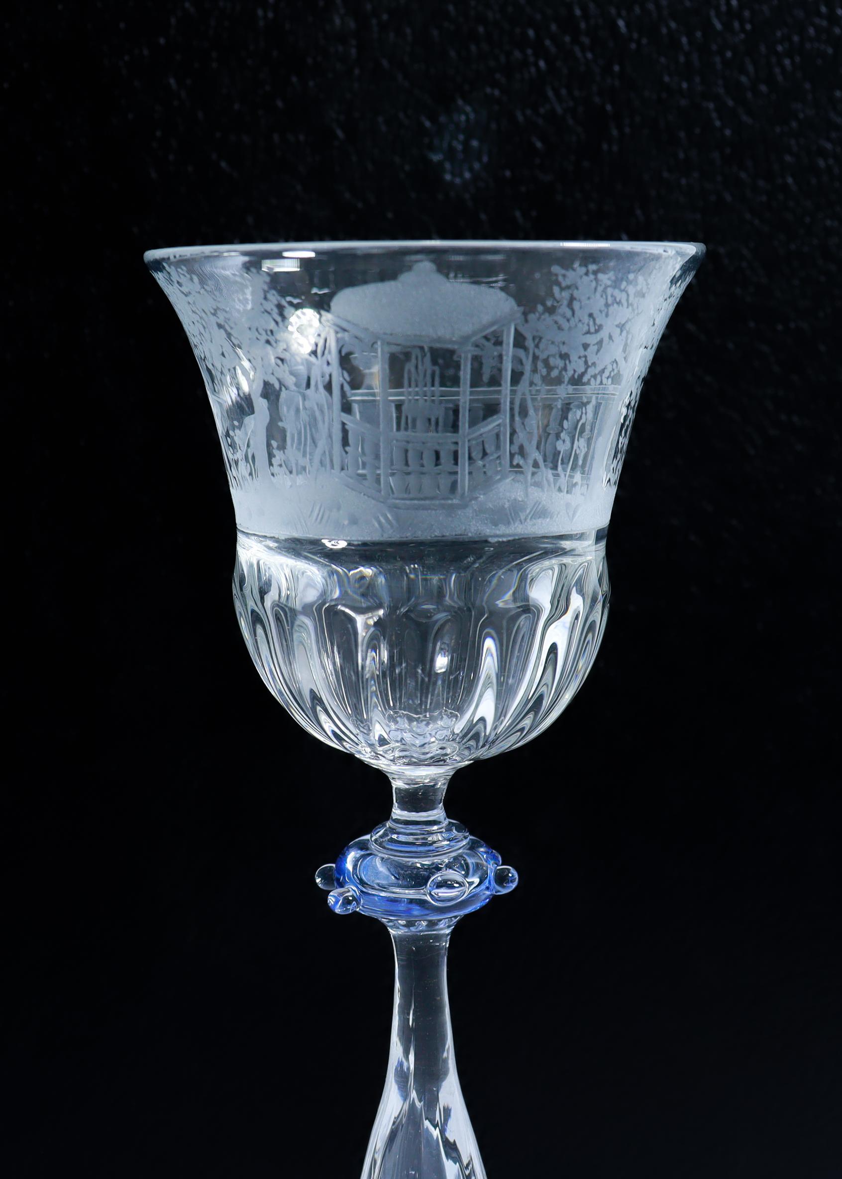 Paar Salviati gravierte venezianische / Murano Glas Weinpokale oder Stiele im Angebot 3