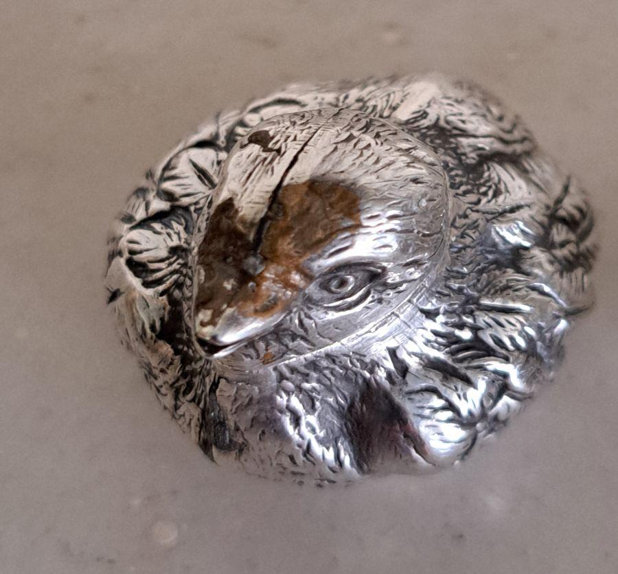 pair of Sampson Mordan silver salt and pepper modelled as chicks RD461360 For Sale 1