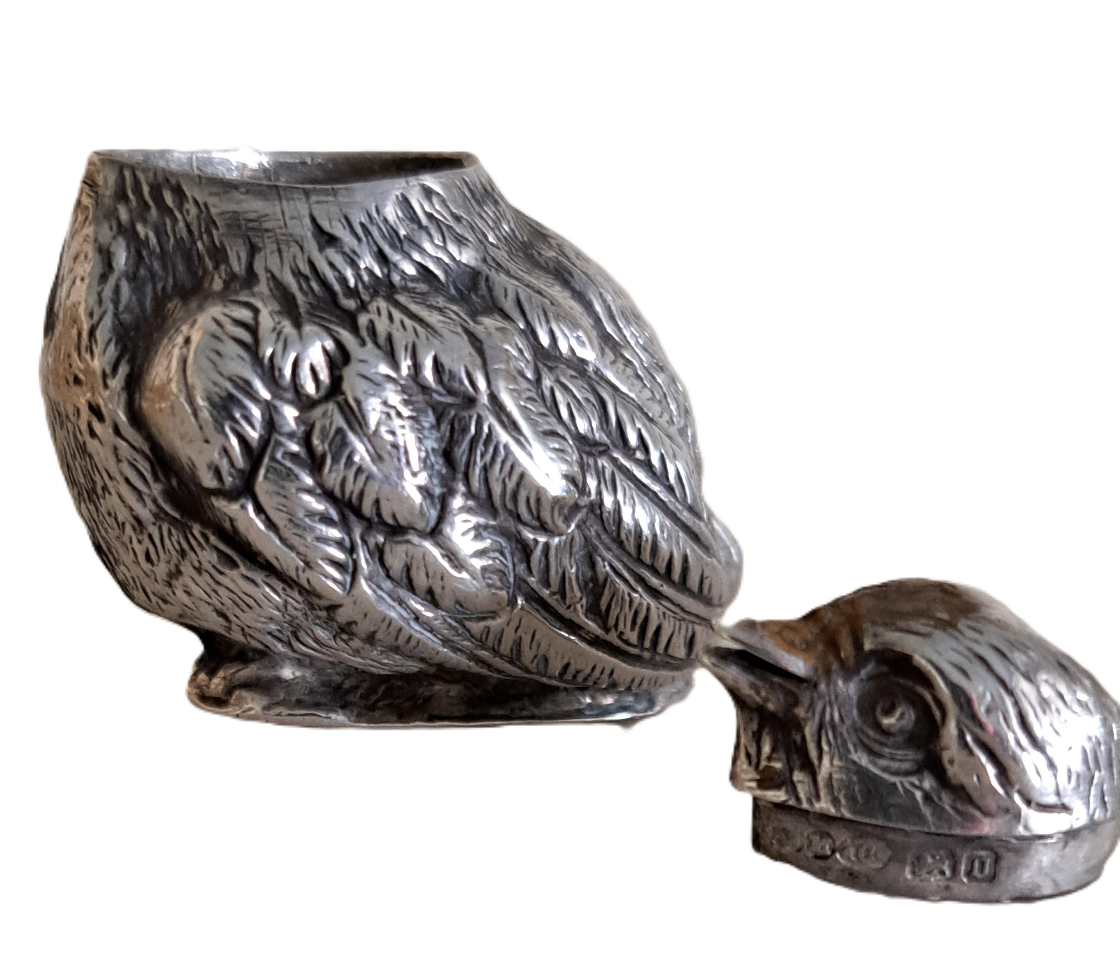 pair of Sampson Mordan silver salt and pepper modelled as chicks RD461360 For Sale 3