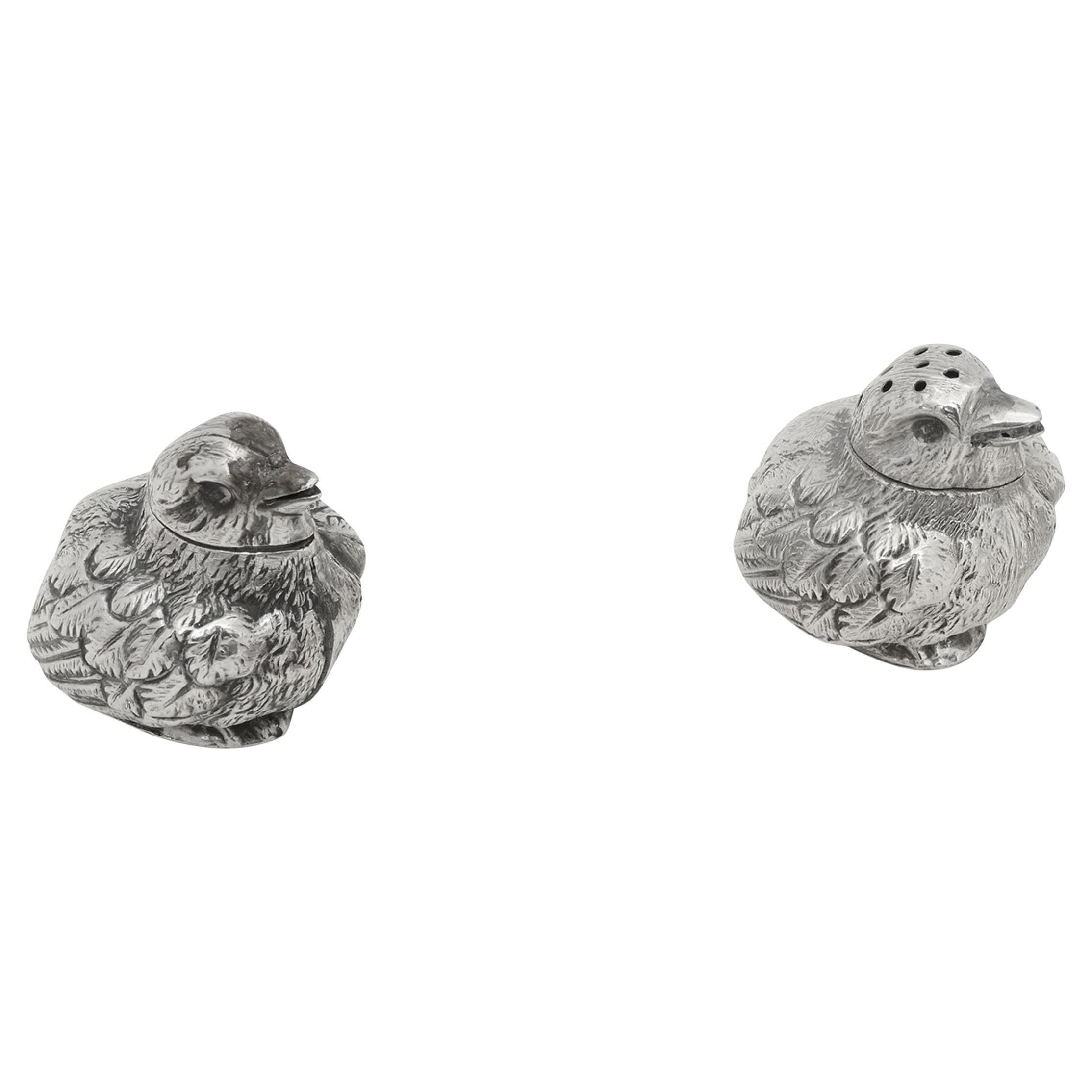 pair of Sampson Mordan silver salt and pepper modelled as chicks RD461360 For Sale
