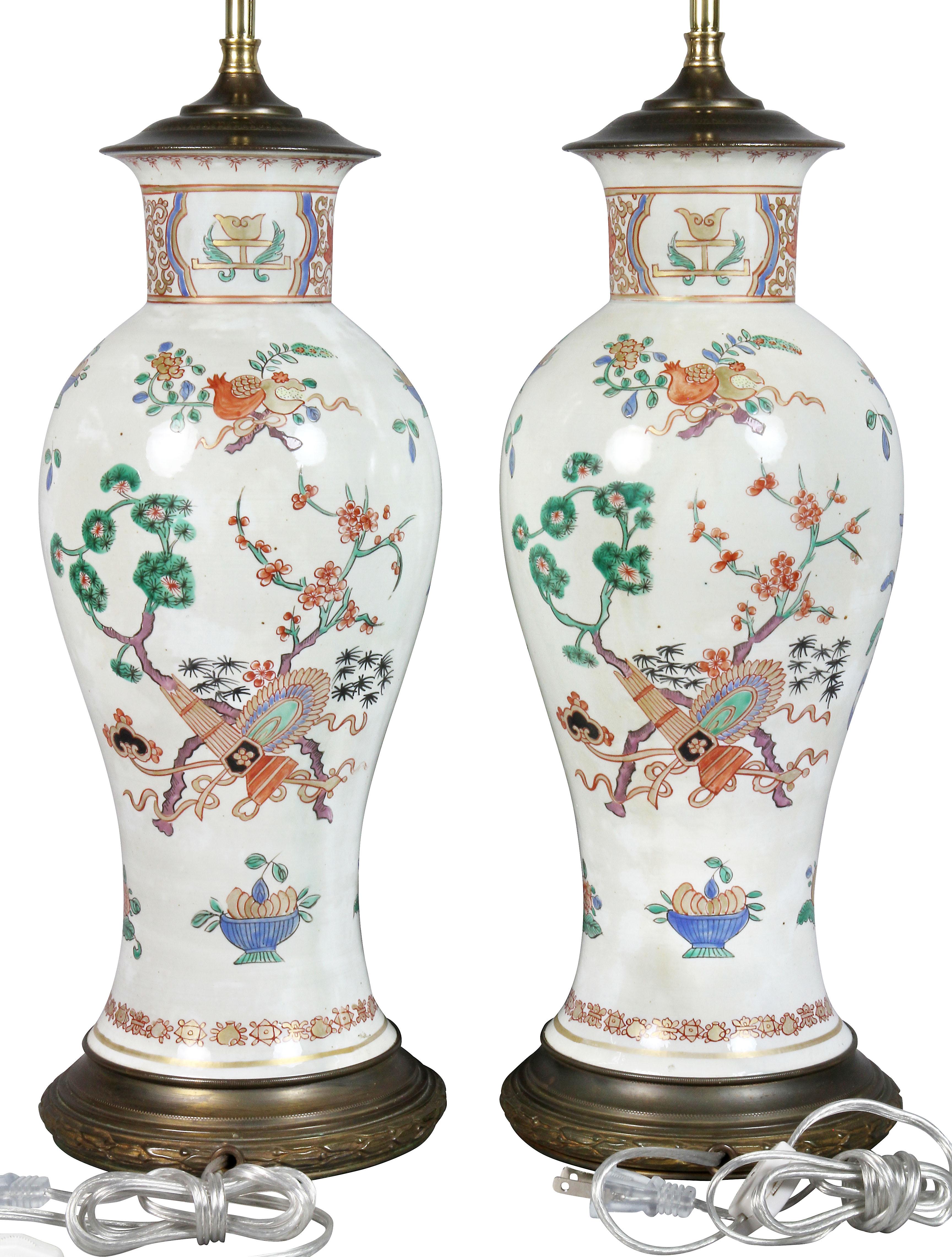 Pair of Samson Chinese Export Style Porcelain Table Lamps For Sale 4