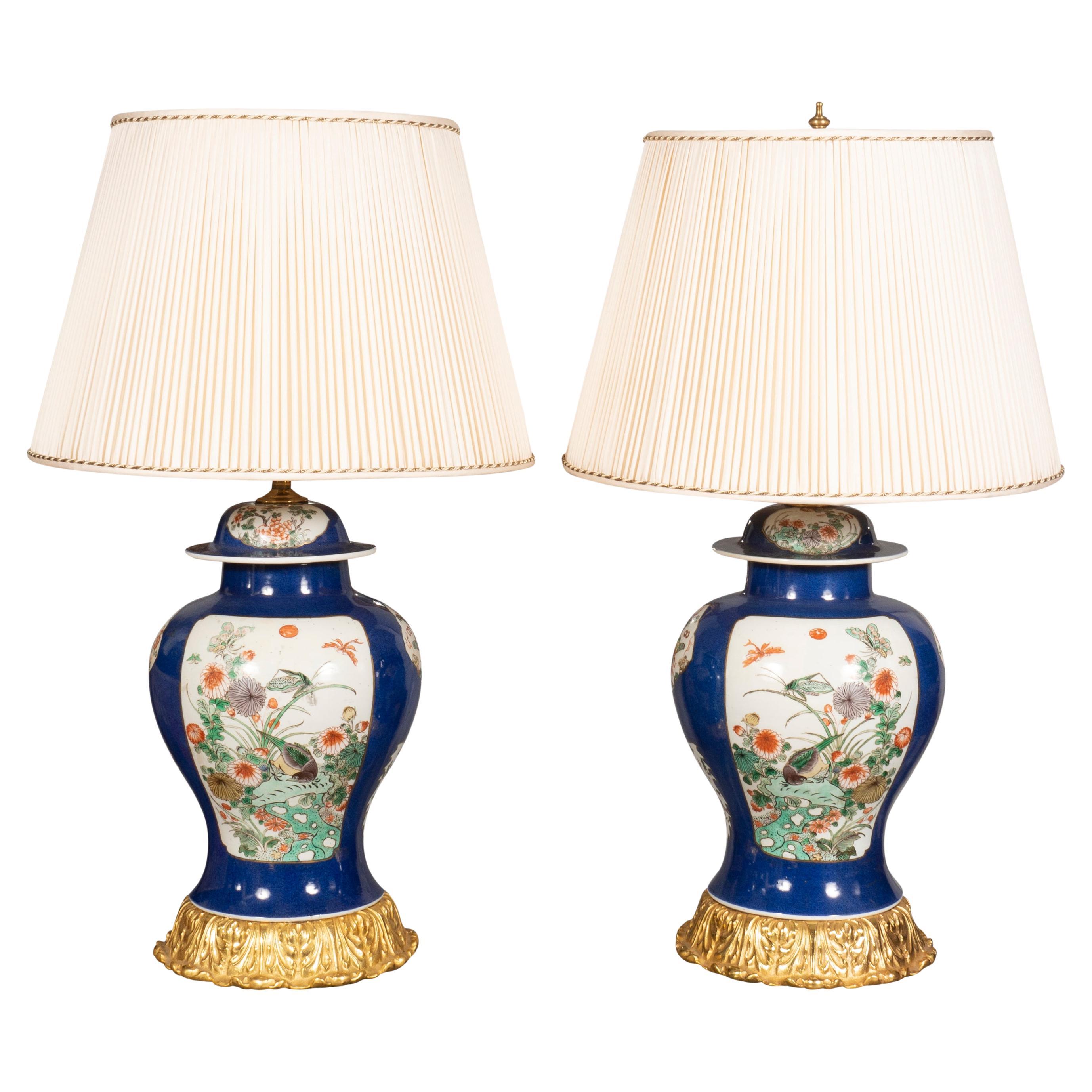 Paire de lampes de table en porcelaine de style chinois Samson en vente