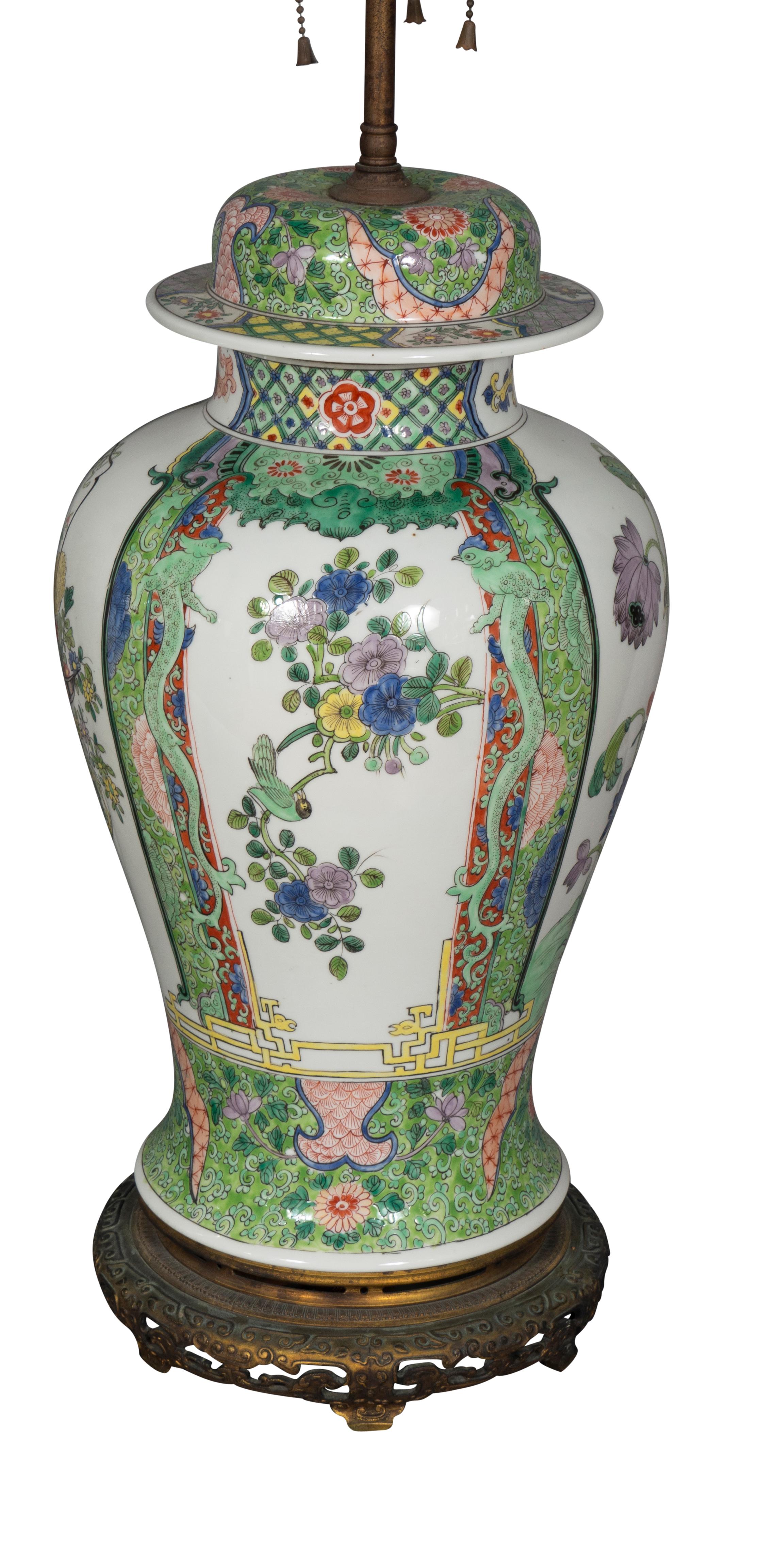 Paire de lampes de bureau en forme de jarre à gingembre en porcelaine de Samson de style exporté chinois en vente 1