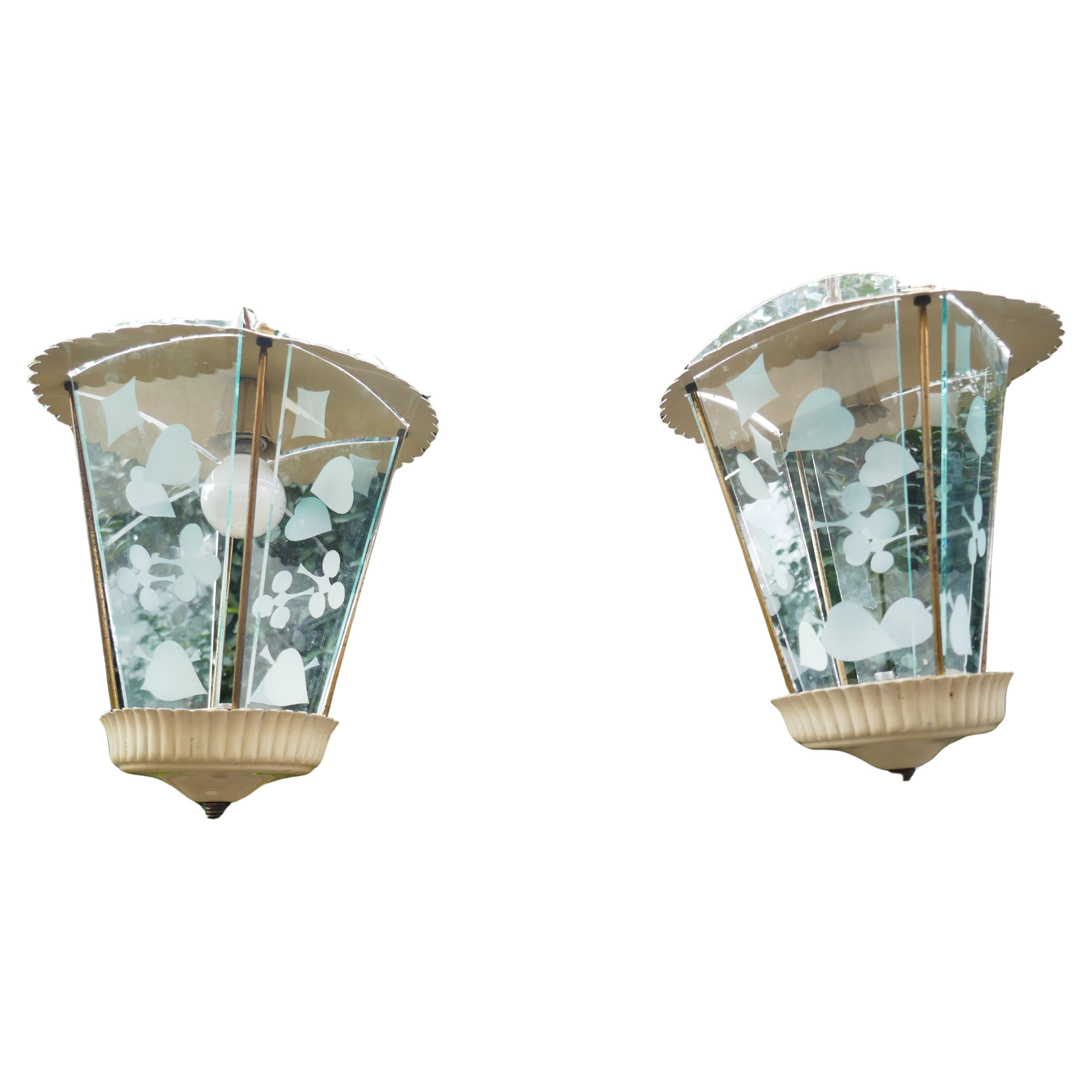 Italian Pair of sandblasted glass lanterns with playing card suits Lanterns Pendant in vendita