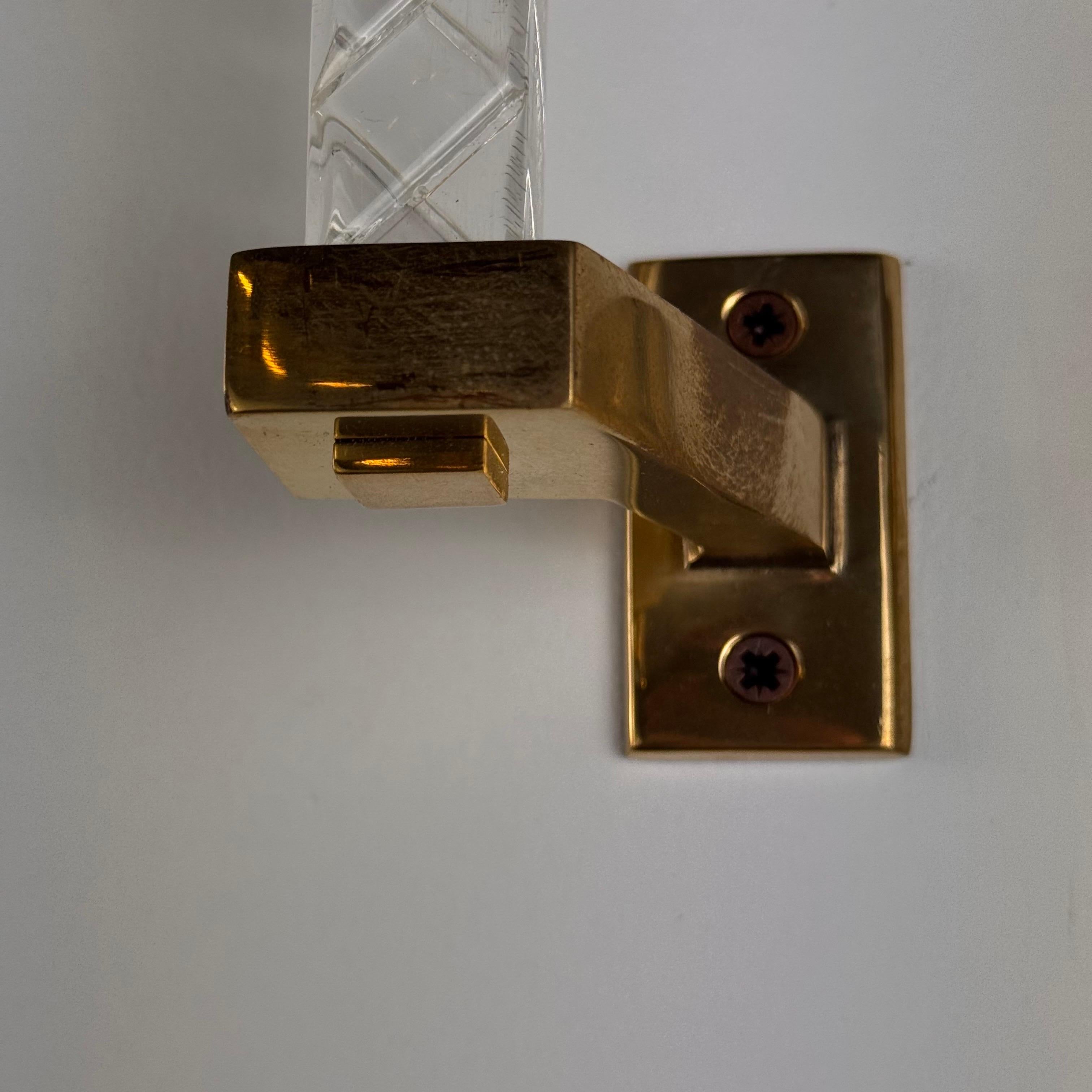 Coppia di maniglie in ottone e plexiglass di Sandro Petti per Maison Jansen, anni '60 in vendita 3