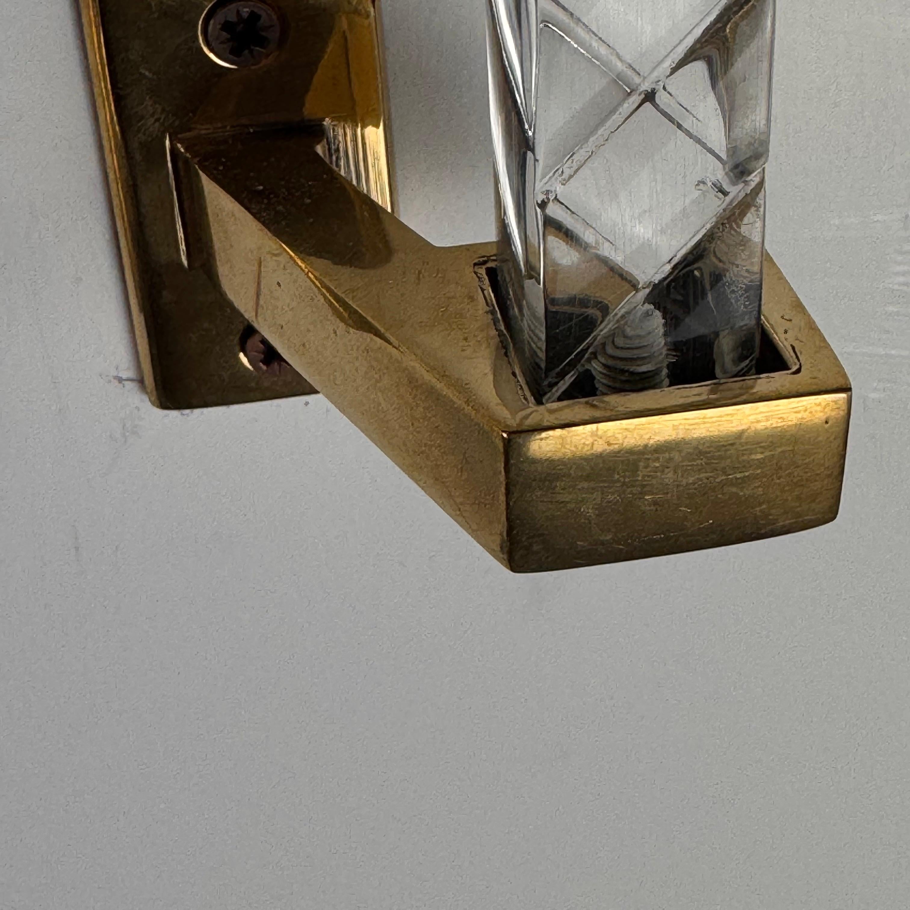 Coppia di maniglie in ottone e plexiglass di Sandro Petti per Maison Jansen, anni '60 in vendita 5