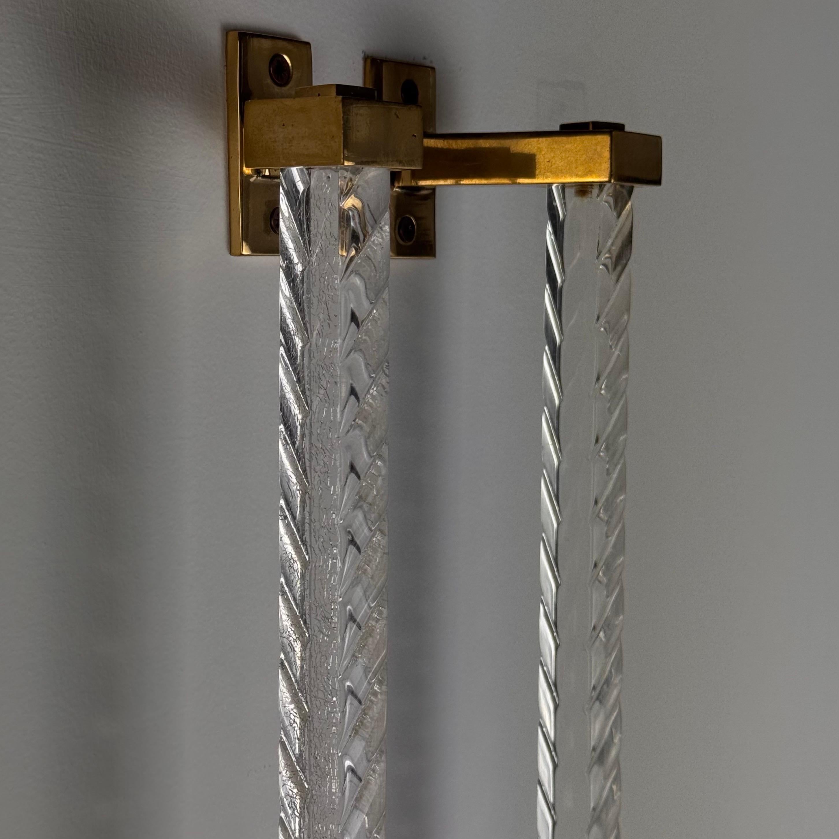 Ottone Coppia di maniglie in ottone e plexiglass di Sandro Petti per Maison Jansen, anni '60 in vendita