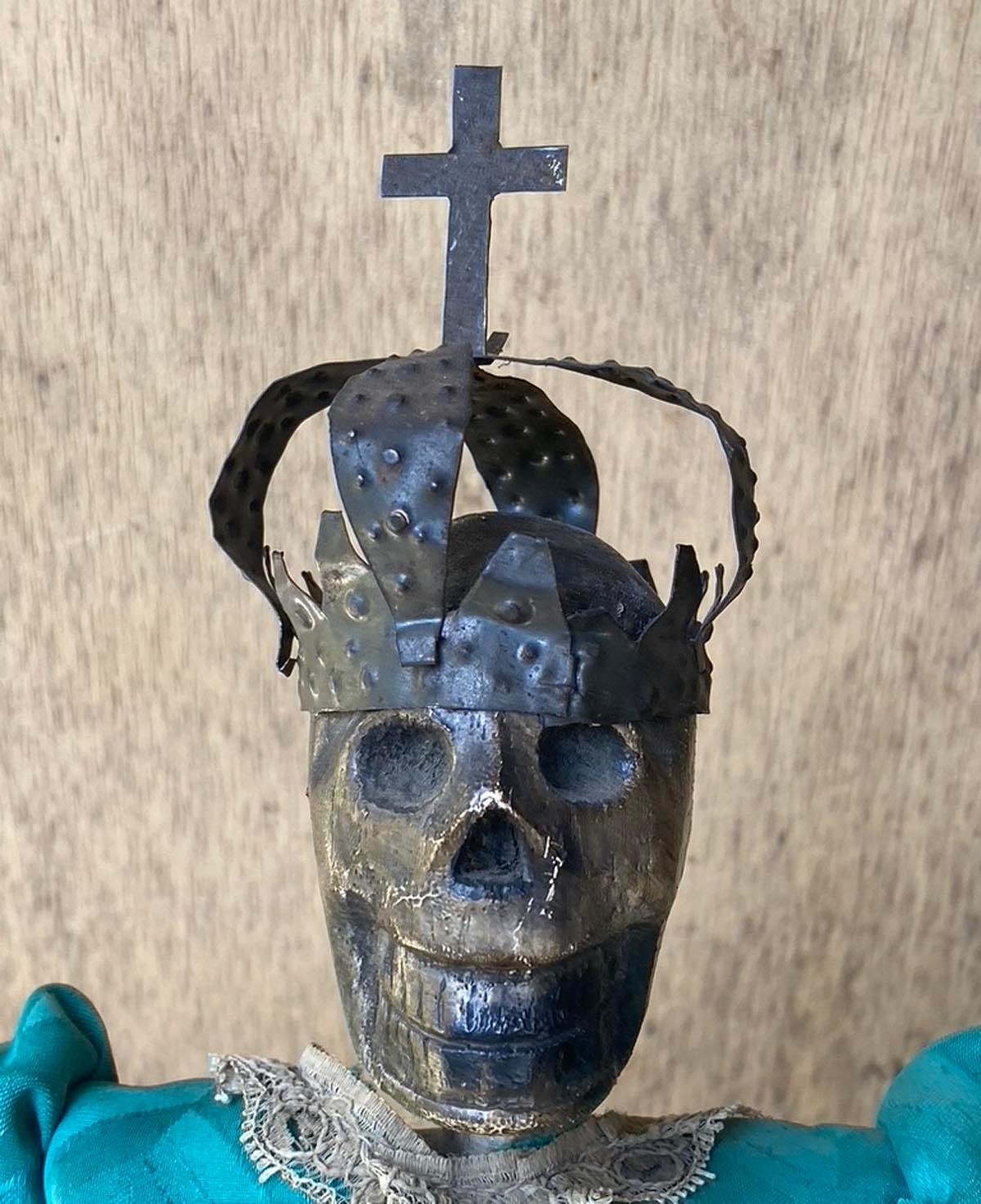 Paar Santa-Muerte-Figuren, Guatemala (Guatemaltekisch) im Angebot