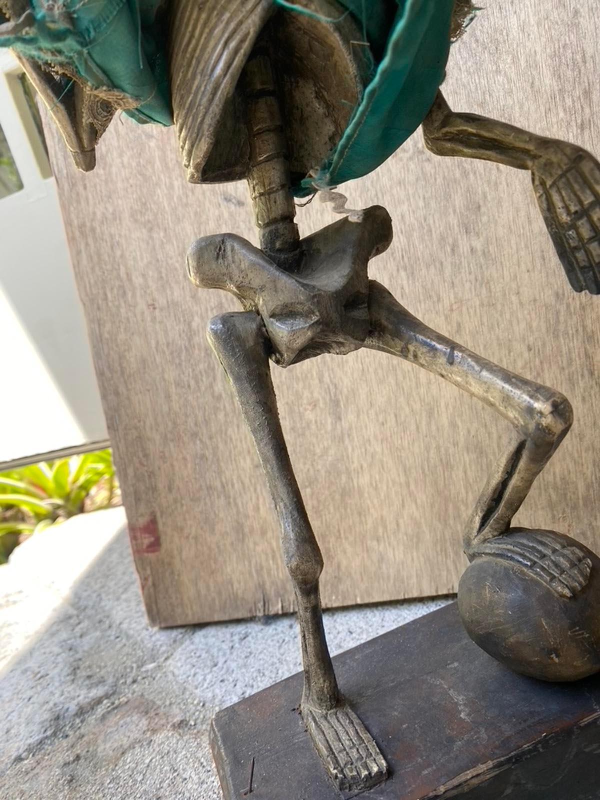 Paar Santa-Muerte-Figuren, Guatemala (20. Jahrhundert) im Angebot