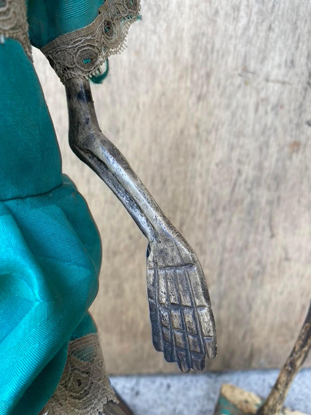 Paar Santa-Muerte-Figuren, Guatemala (Stoff) im Angebot