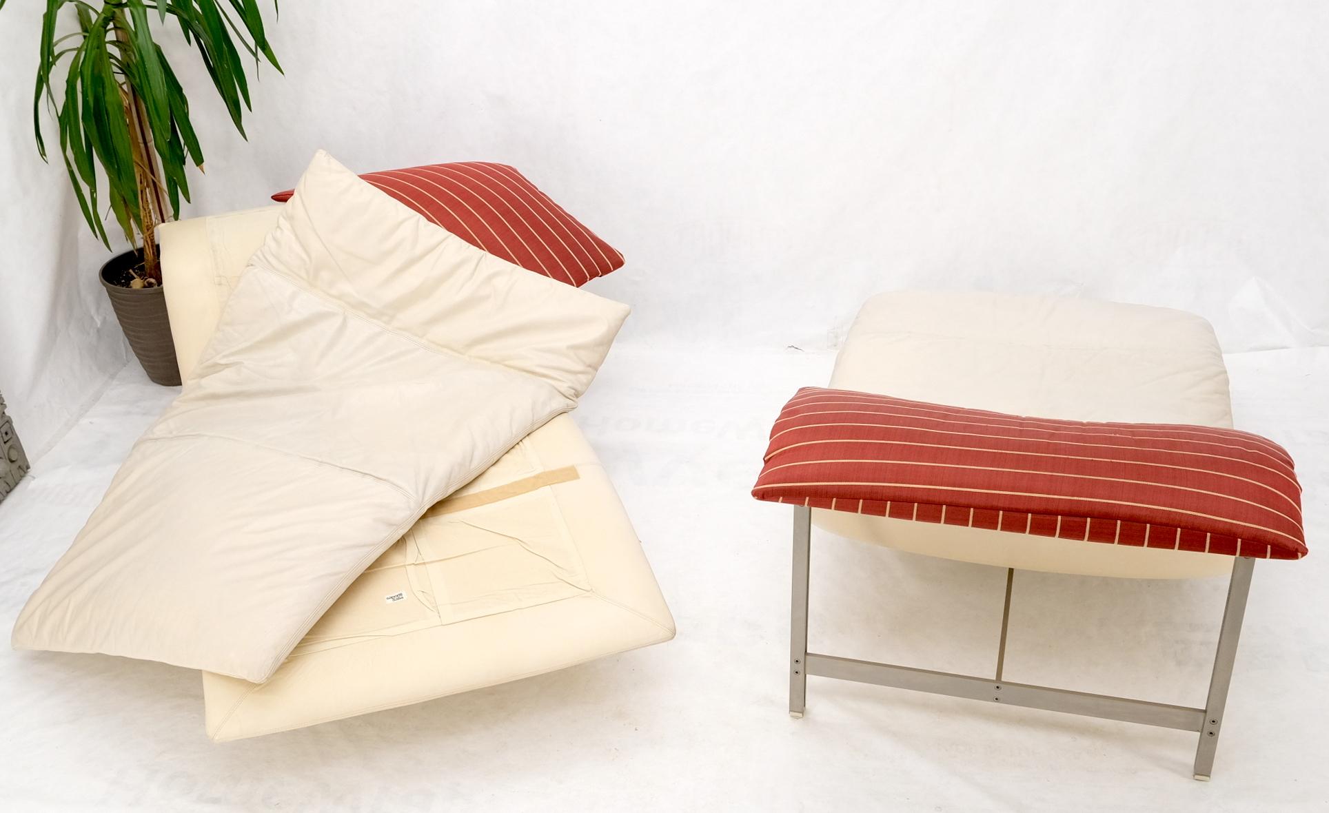 Pair of Sapority Italian Mid Century Modern Leather Chaise Lounges For Sale 9