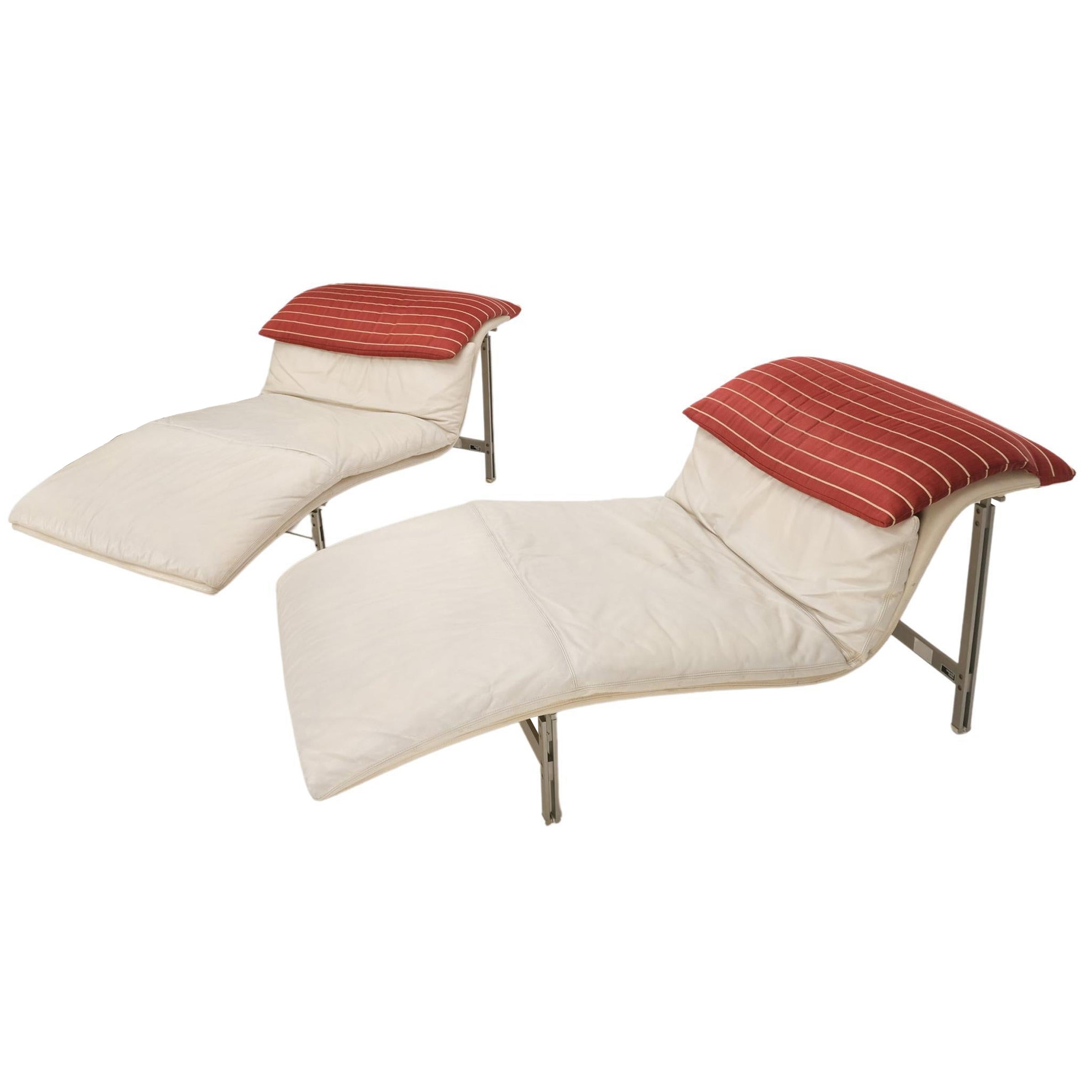 Paire de chaises longues italiennes en cuir de grande épaisseur, mi-siècle moderne