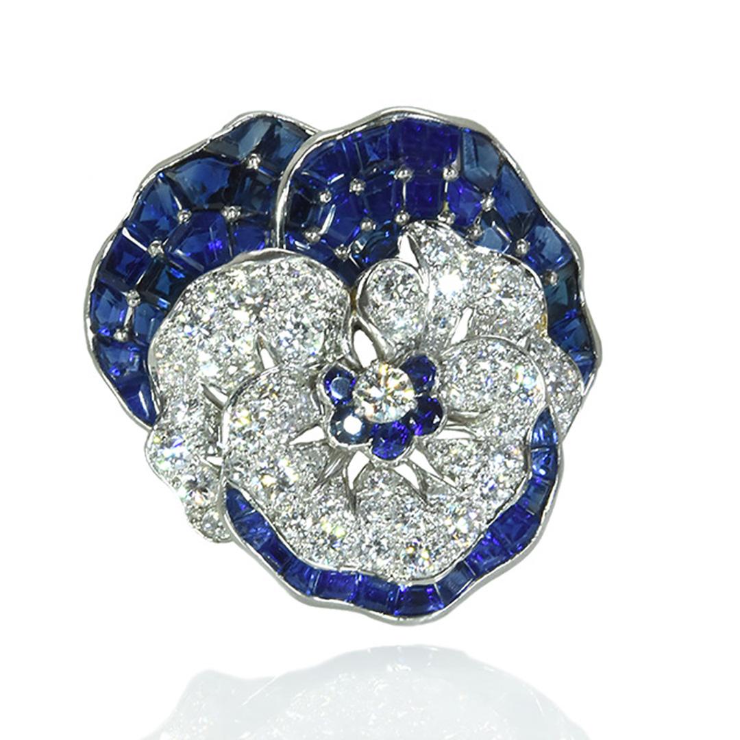 Pair of Sapphire and Diamond Pansy Pins In Excellent Condition For Sale In New York, NY