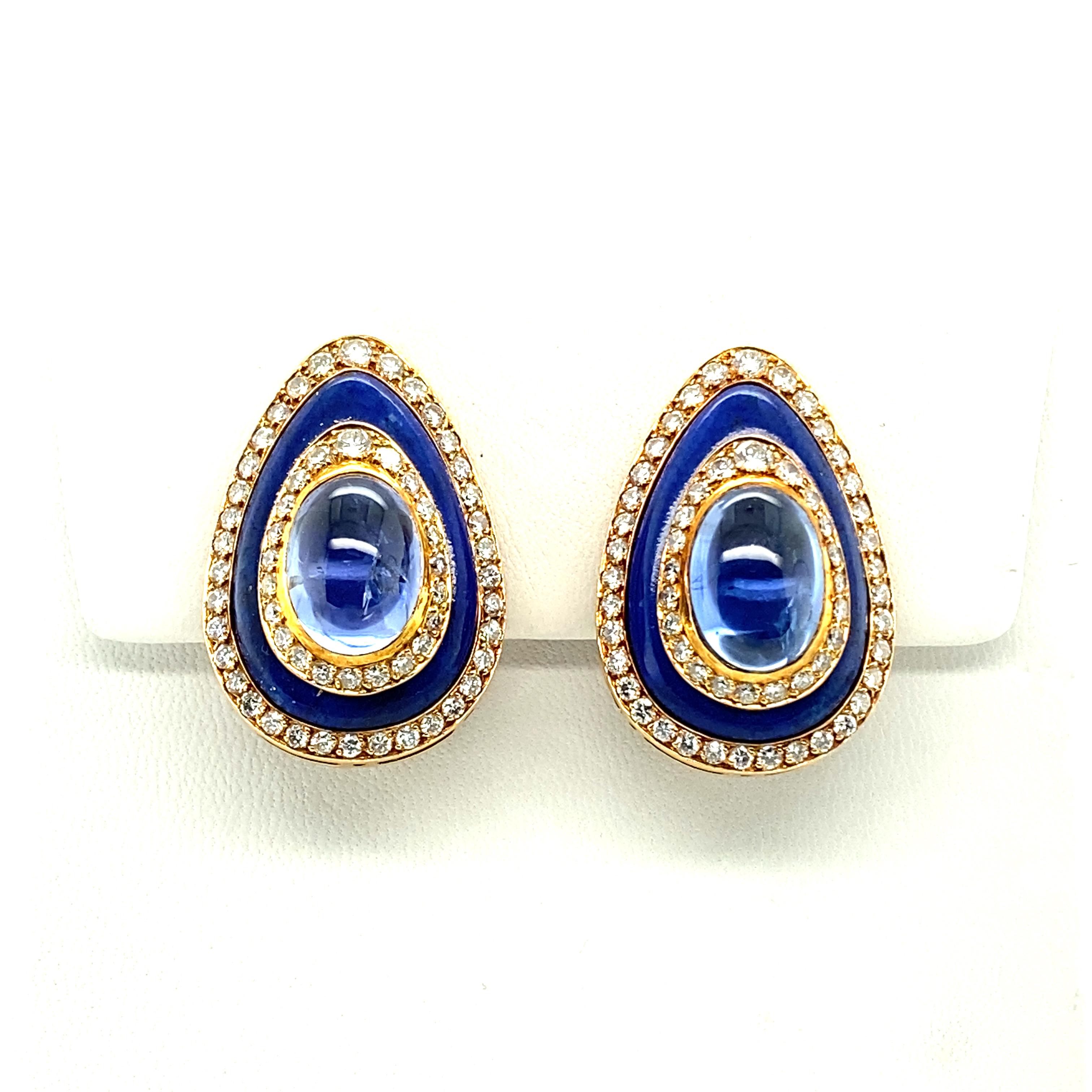 This cool pair of Bulgari ear clips is from the 1970s. Centering two oval cabochon sapphires in total approximately 11 ct, with lapis lazuli frames embellished with 116 round diamonds totalling 2.20 ct of G/H colour and vs clarity.

dimensions: 30 x