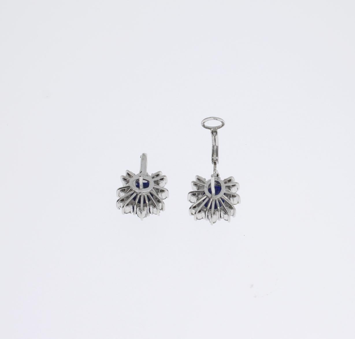 Pair of Sapphire Diamond White Gold Stud Earrings In Excellent Condition For Sale In Berlin, DE