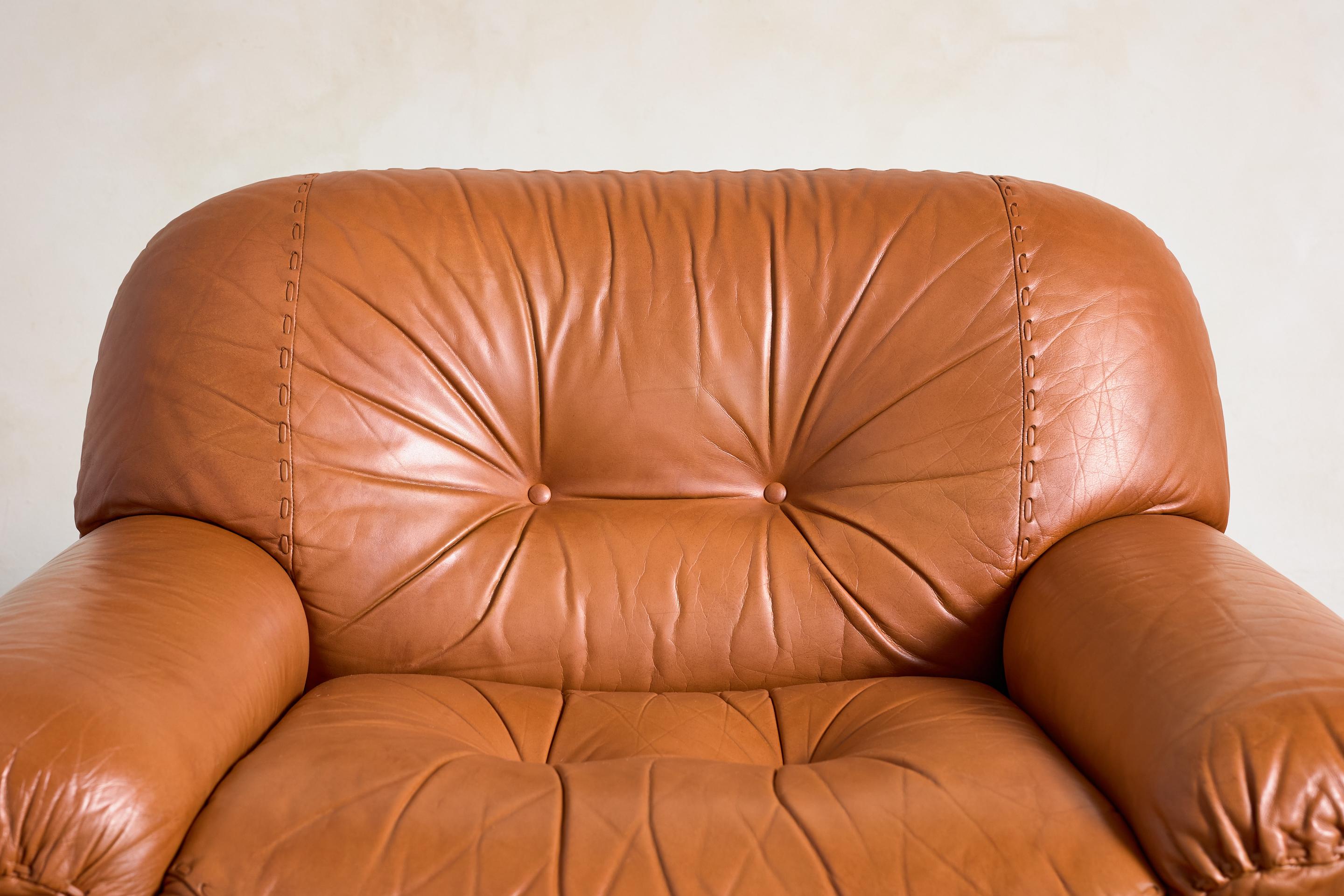 Pair of Sapporo Armchairs by Mobil Girgi For Sale 4