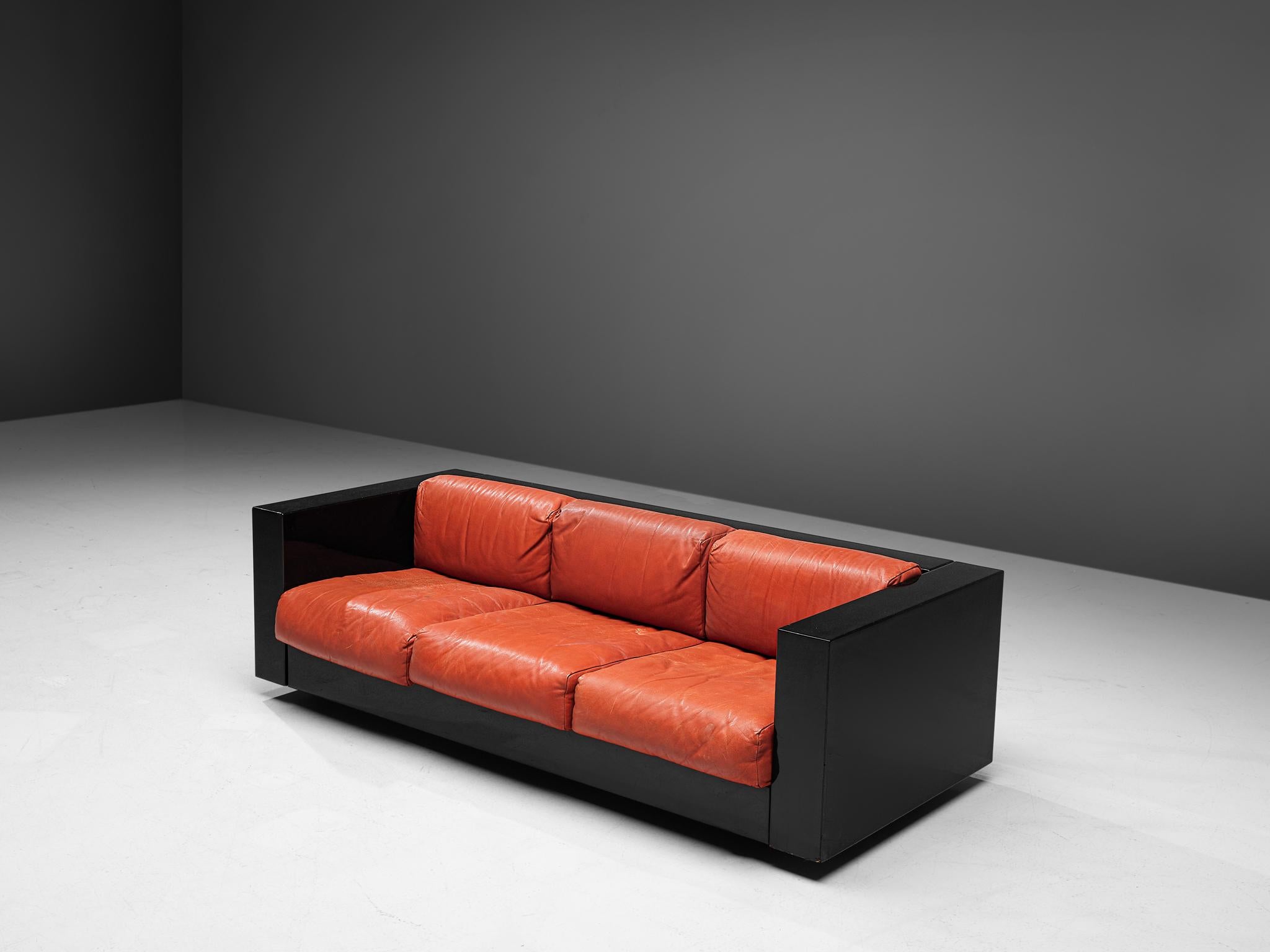 Pair of 'Saratoga' Black Sofas with Red Leather by Vignelli In Good Condition In Waalwijk, NL