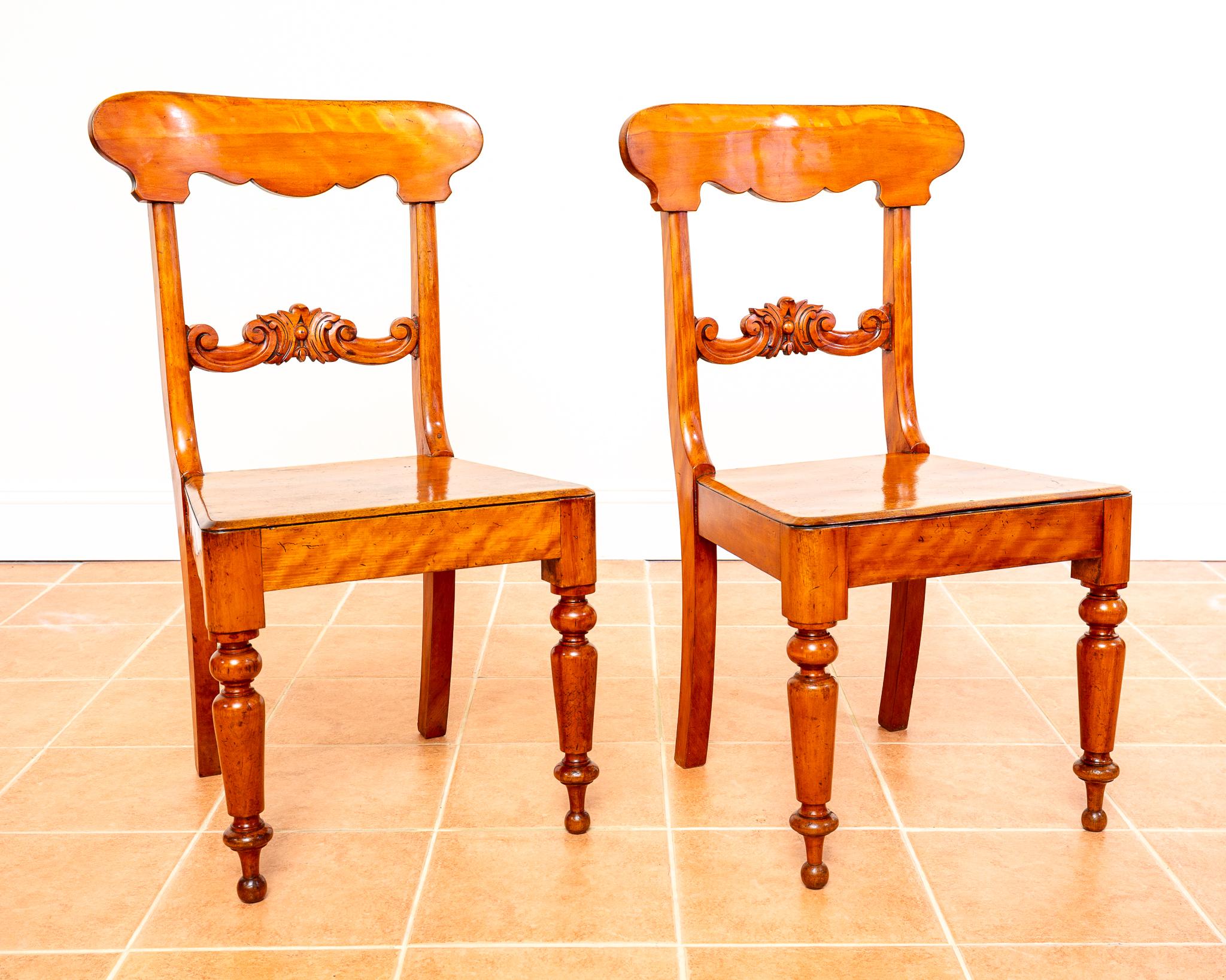 Paire de chaises suédoises Biedermeier Karl Johan Gustavian Fine Antique en vente 3
