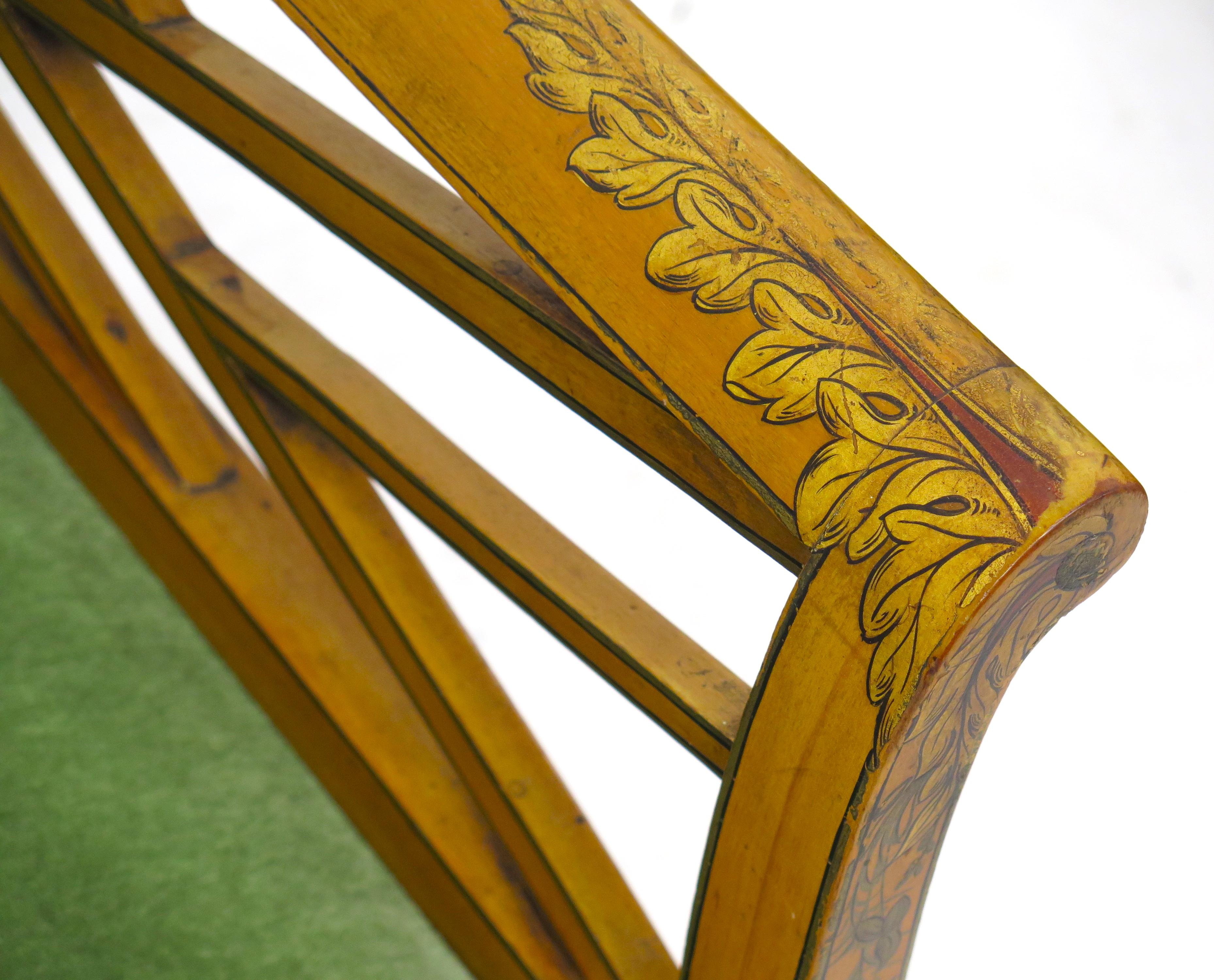 Coppia di sedie da salotto in legno di raso in stile cinese-Chippendale in vendita 4