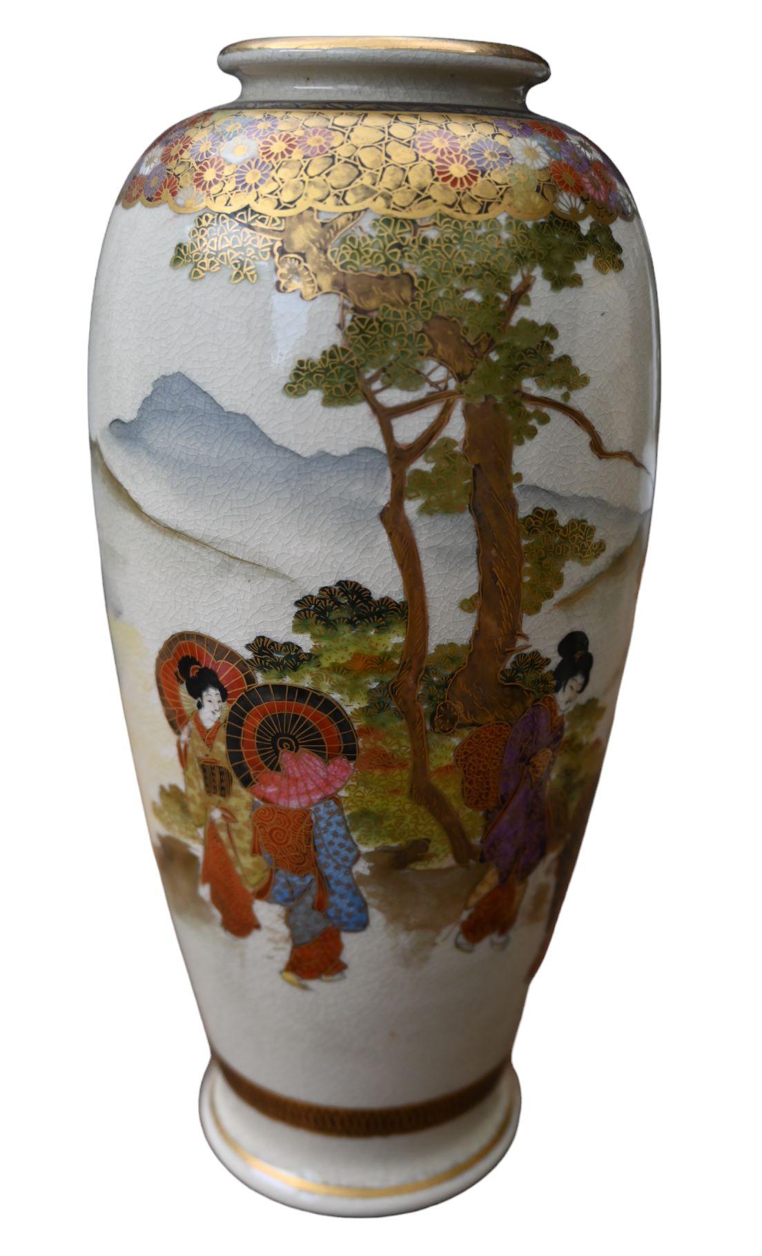 Paar Satsuma-Vasen aus Steingutvasen „zenkozan“ Japan, Meiji-Periode (Japanisch) im Angebot