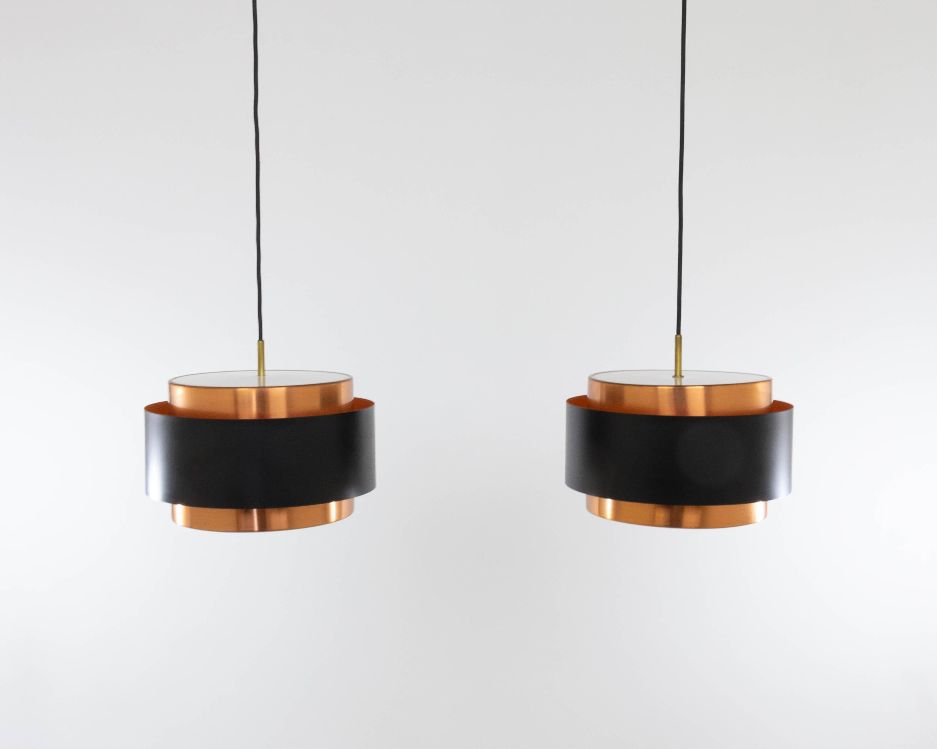 Scandinave moderne Paire de pendentifs Saturne par Jo Hammerborg pour Fog & Mørup, 1960s en vente