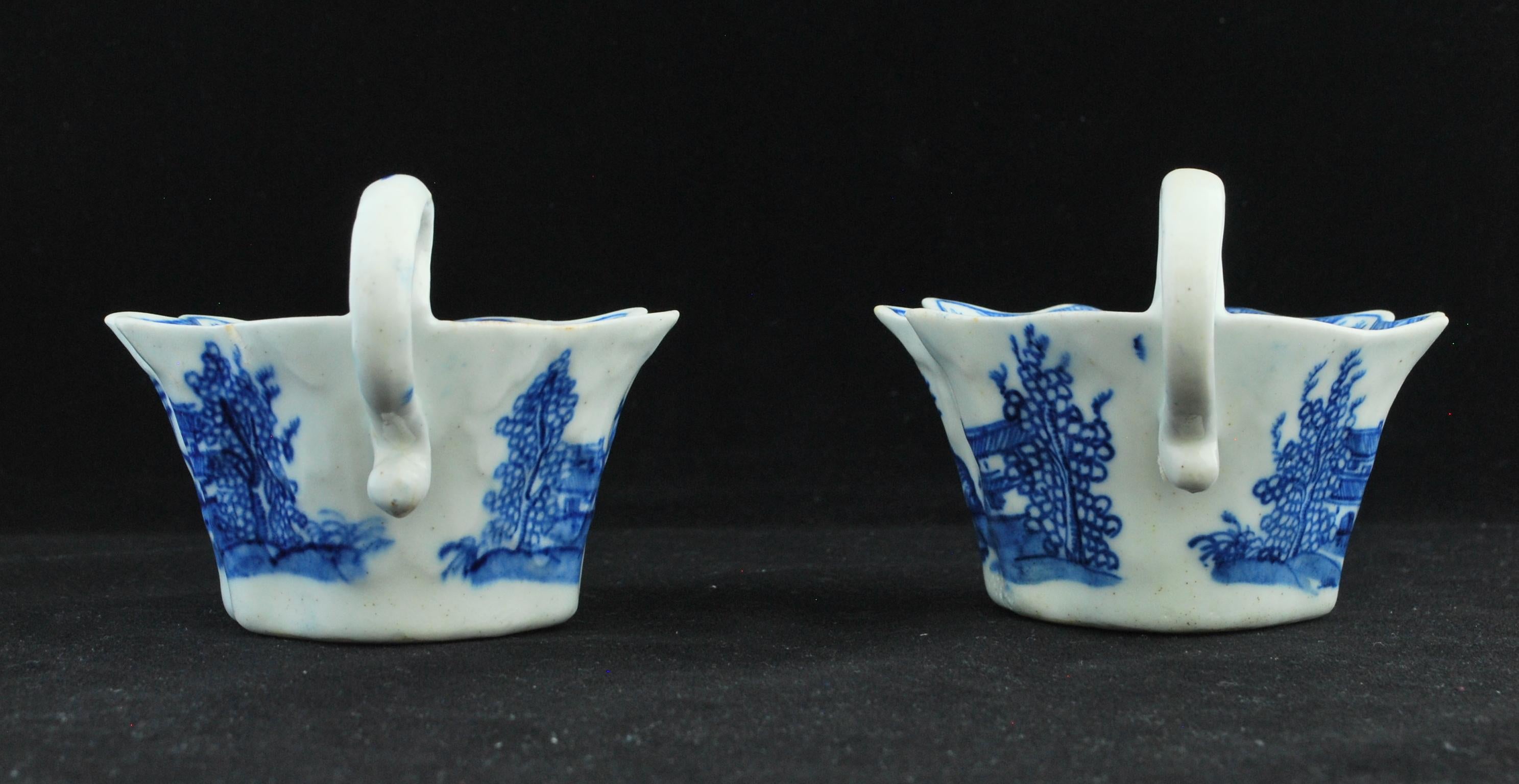 Chinoiserie Pair of Sauce Boats, Bow Porcelain Factory, circa 1753 For Sale
