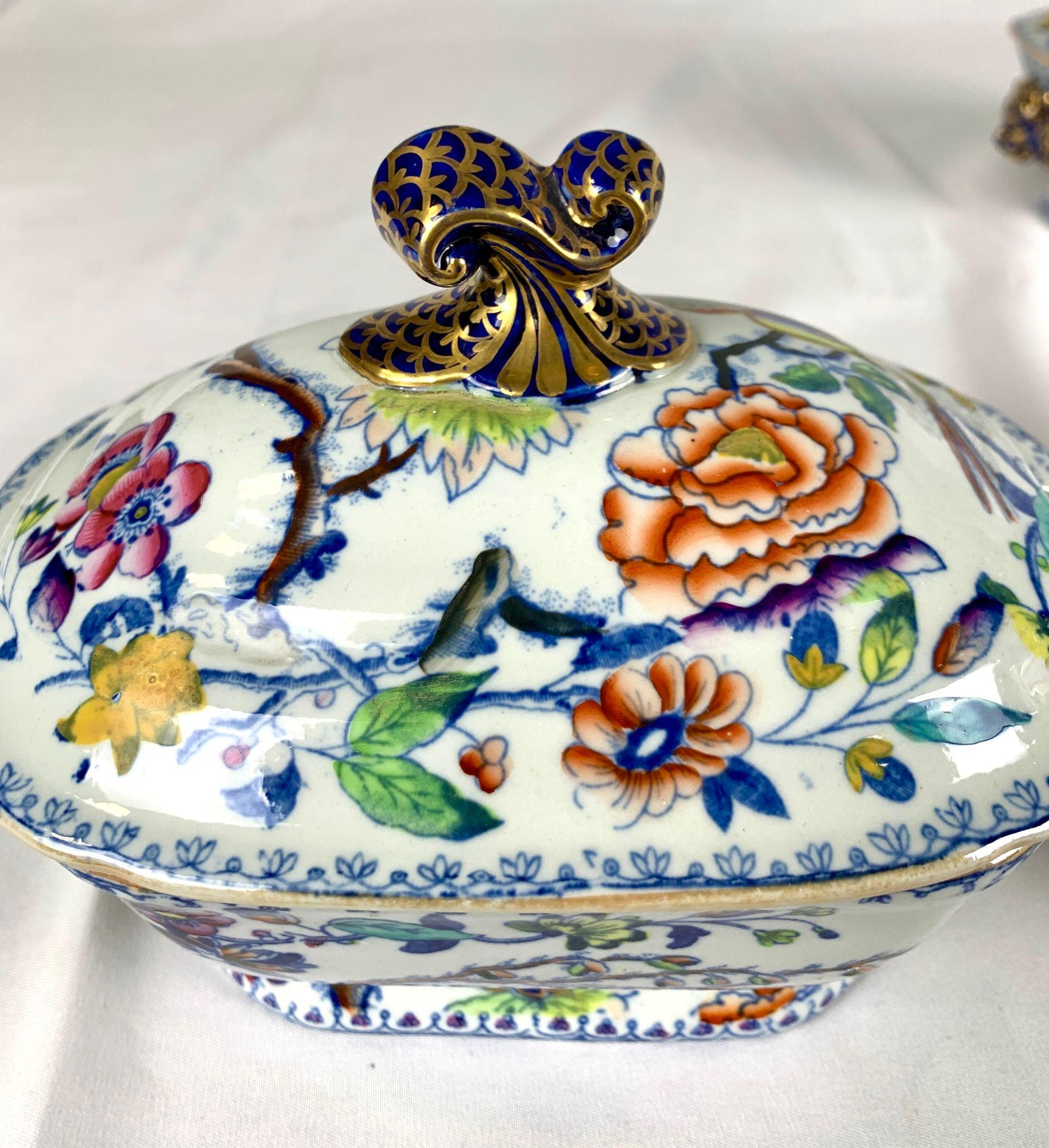 19th Century Pair of Sauce Tureens Flying Bird Pattern England Circa 1815 For Sale