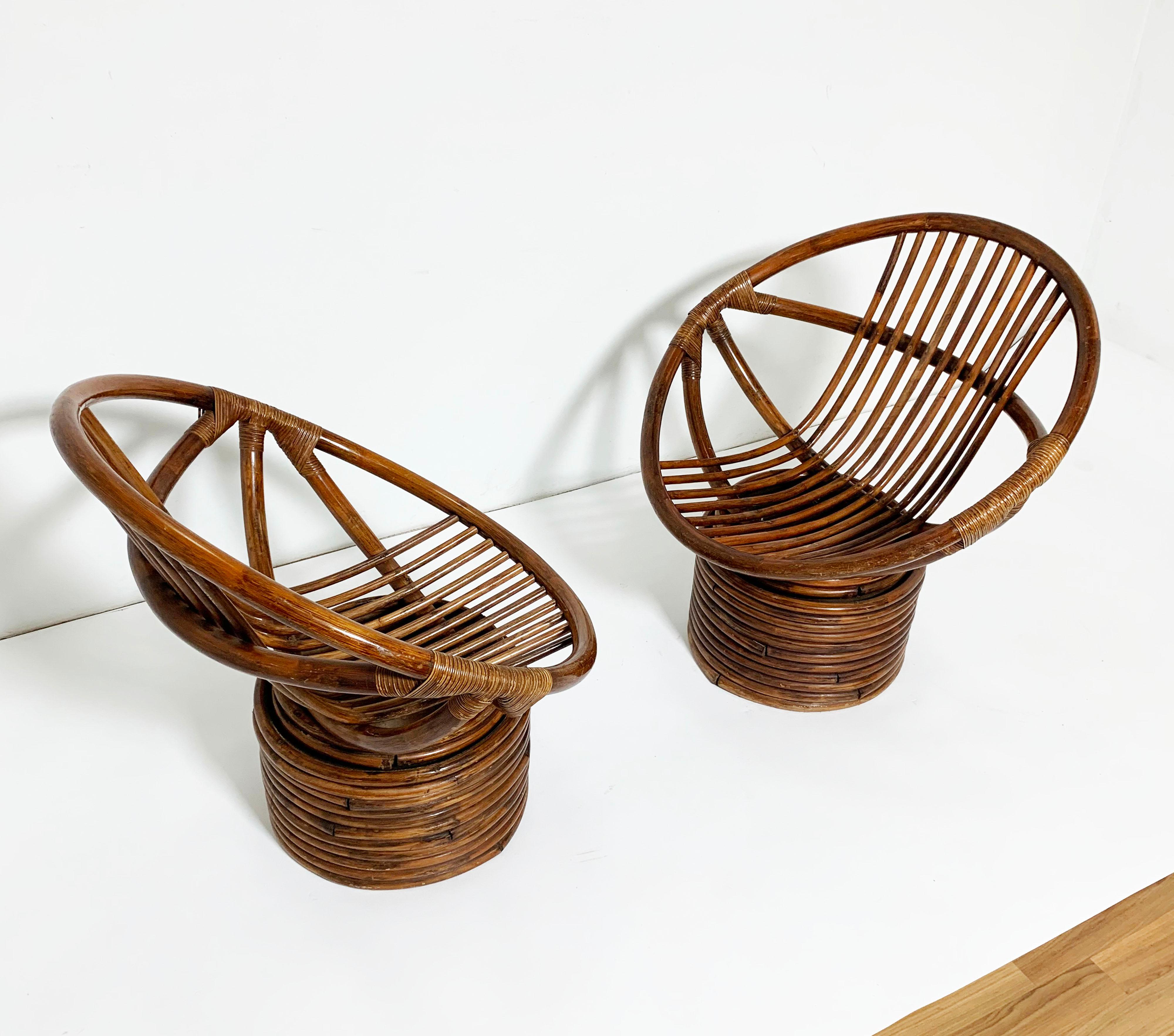 Pair of Saucer Form Swivel Lounge Rattan Chairs, circa 1960s 4